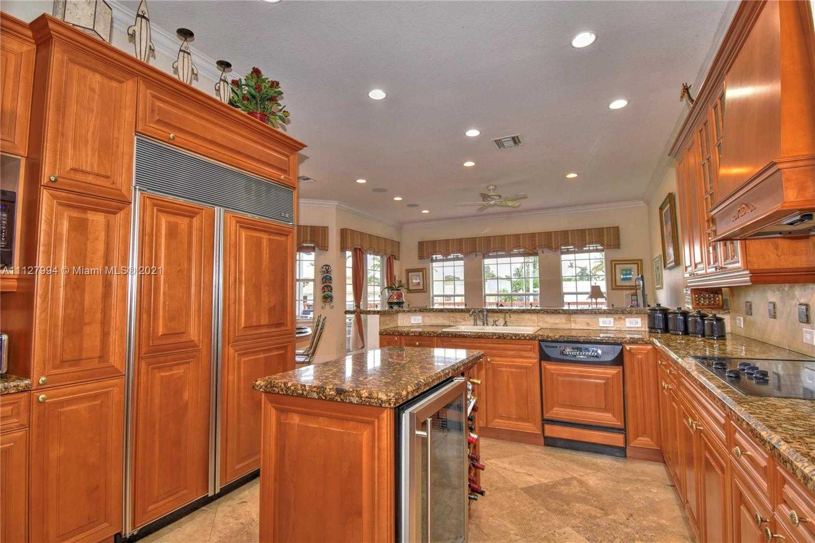 Small Image of 1031 Harbor Ct, Hollywood, FL 33019, USA Number 34