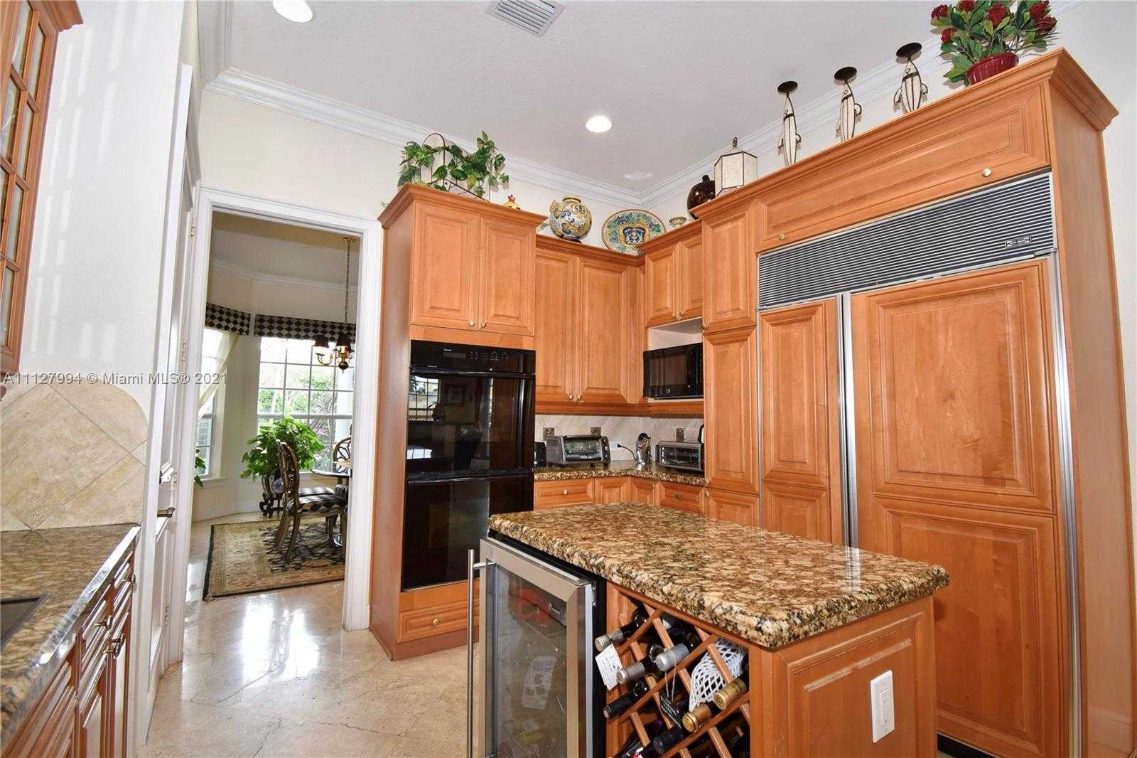 Small Image of 1031 Harbor Ct, Hollywood, FL 33019, USA Number 35