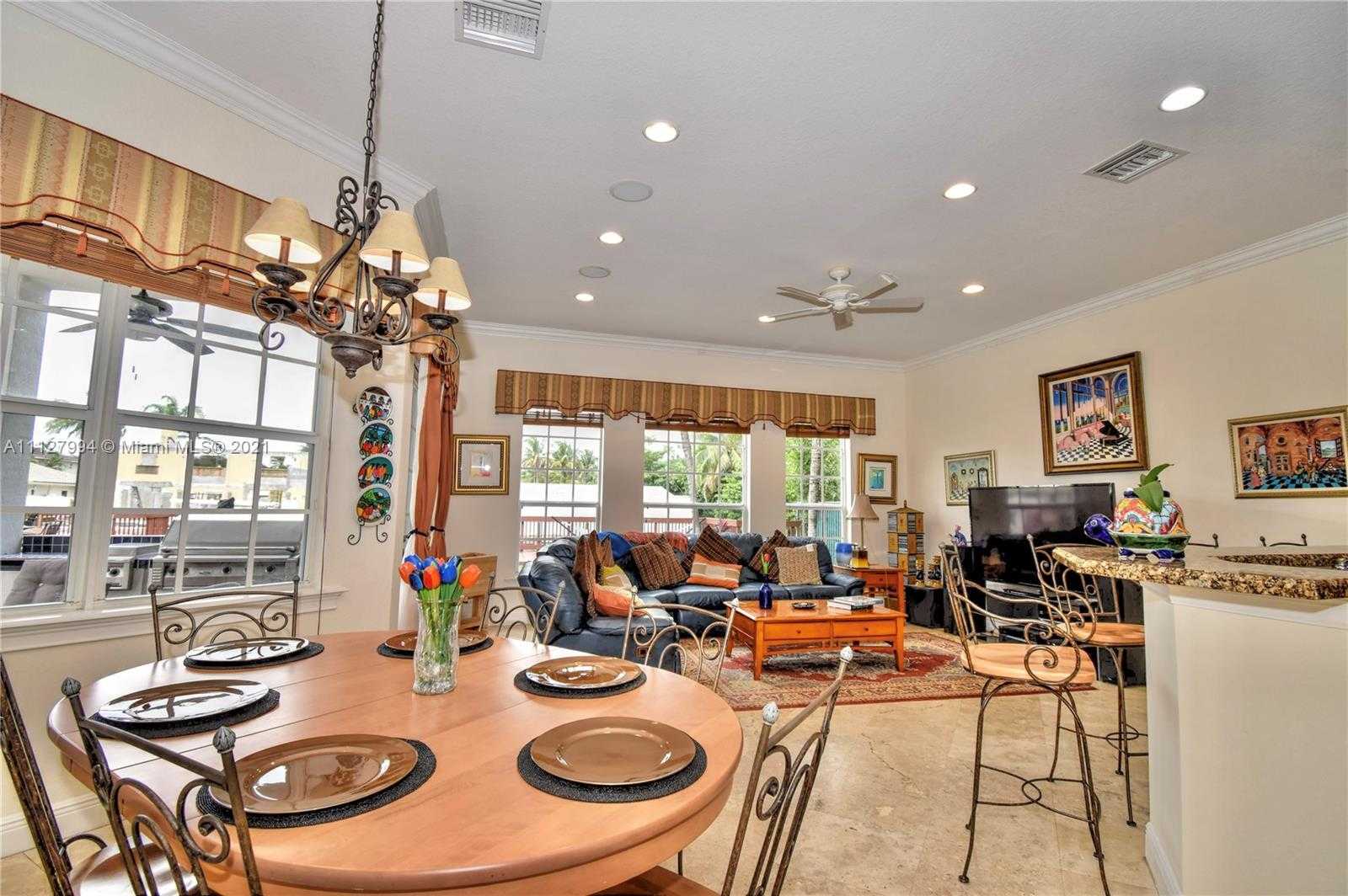 Small Image of 1031 Harbor Ct, Hollywood, FL 33019, USA Number 37