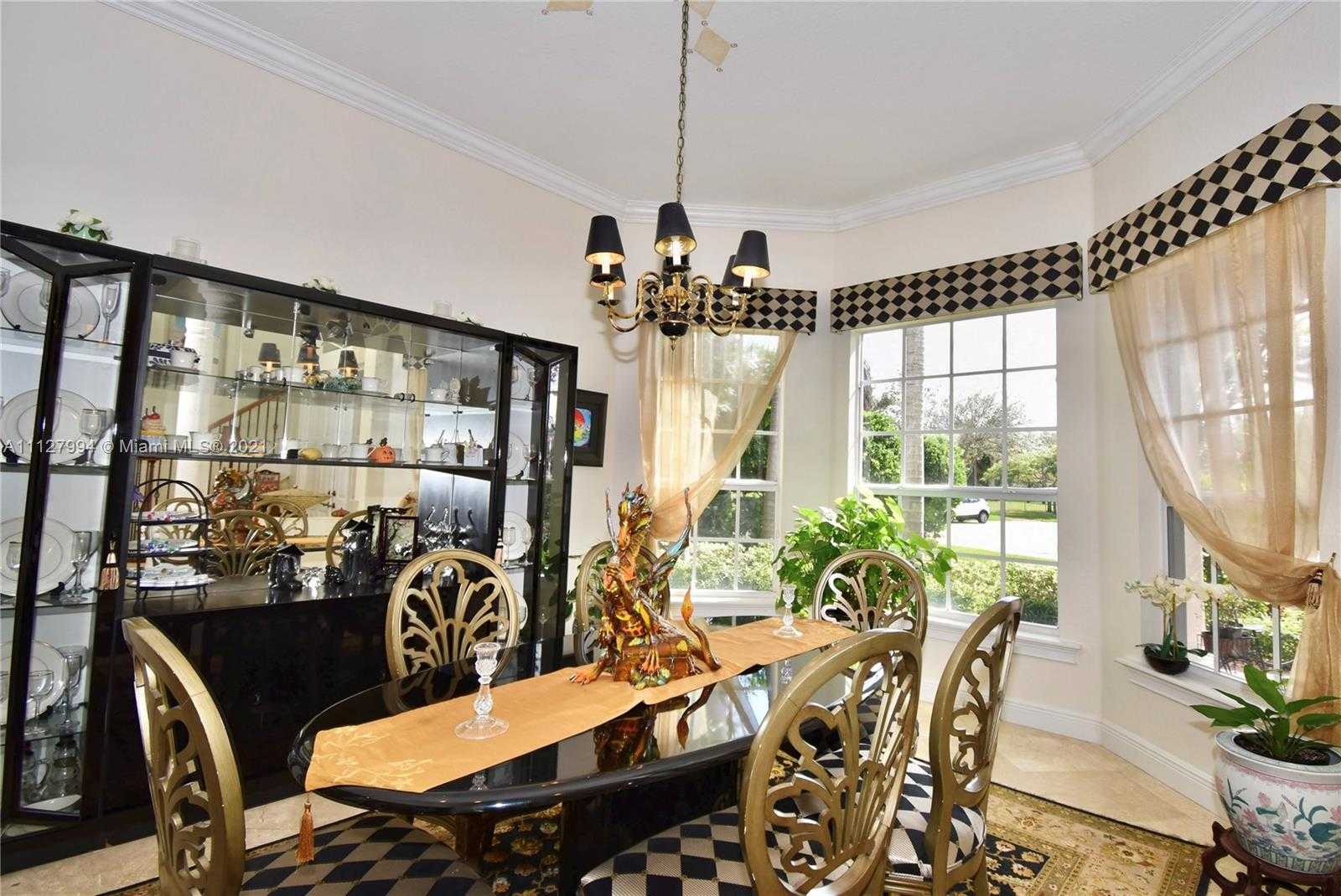 Small Image of 1031 Harbor Ct, Hollywood, FL 33019, USA Number 38