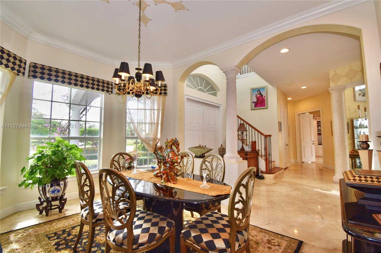 Small Image of 1031 Harbor Ct, Hollywood, FL 33019, USA Number 39