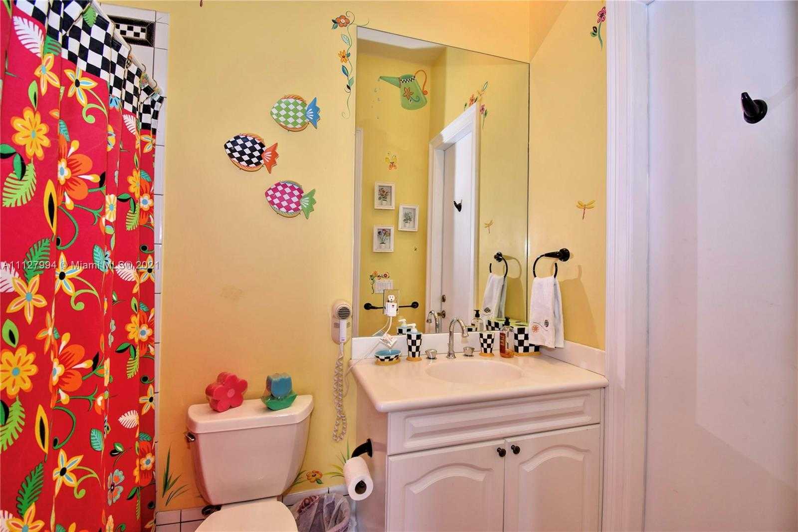 Small Image of 1031 Harbor Ct, Hollywood, FL 33019, USA Number 40