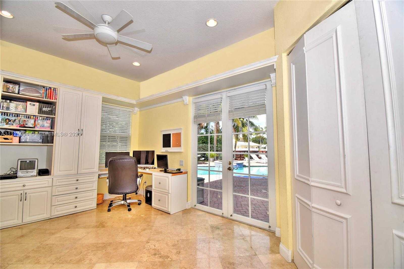 Small Image of 1031 Harbor Ct, Hollywood, FL 33019, USA Number 61