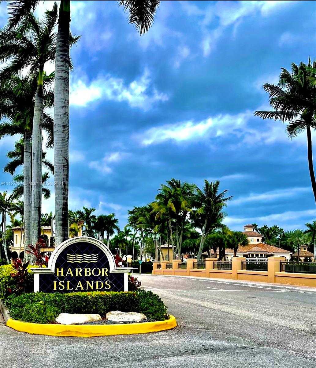 Small Image of 1031 Harbor Ct, Hollywood, FL 33019, USA Number 63