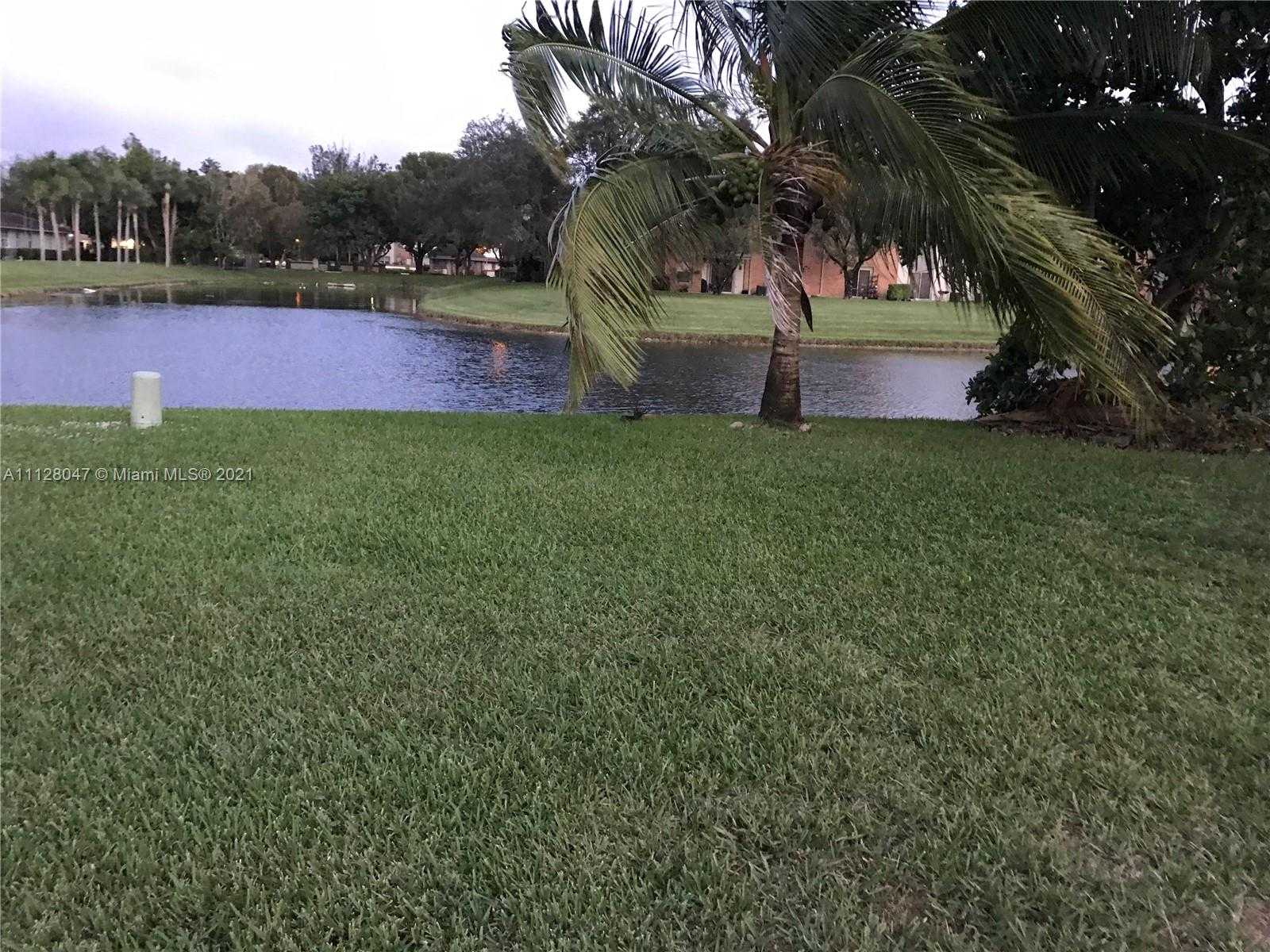 Small Image of 6702 NW 71st Ave, Tamarac, FL 33321, USA Number 10