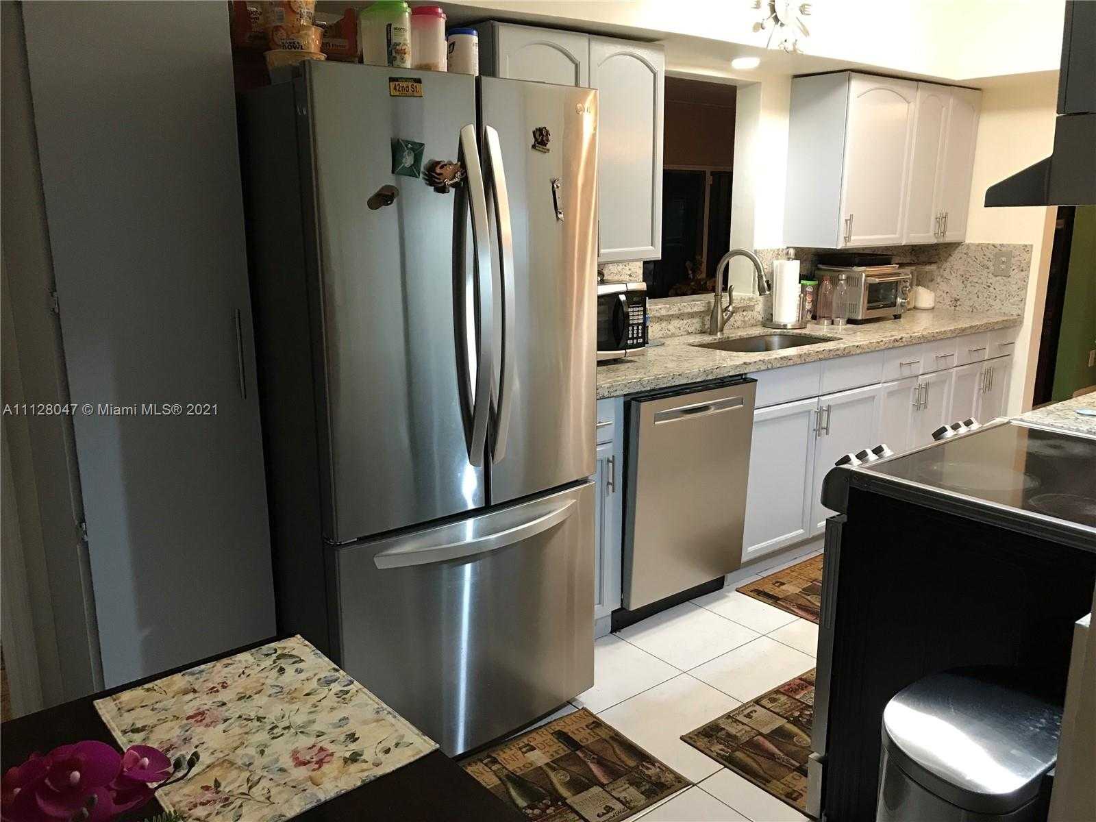 Small Image of 6702 NW 71st Ave, Tamarac, FL 33321, USA Number 5