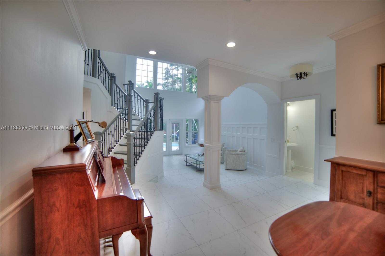 Small Image of 8 Grand Bay Cir, North Palm Beach, FL 33408, USA Number 11