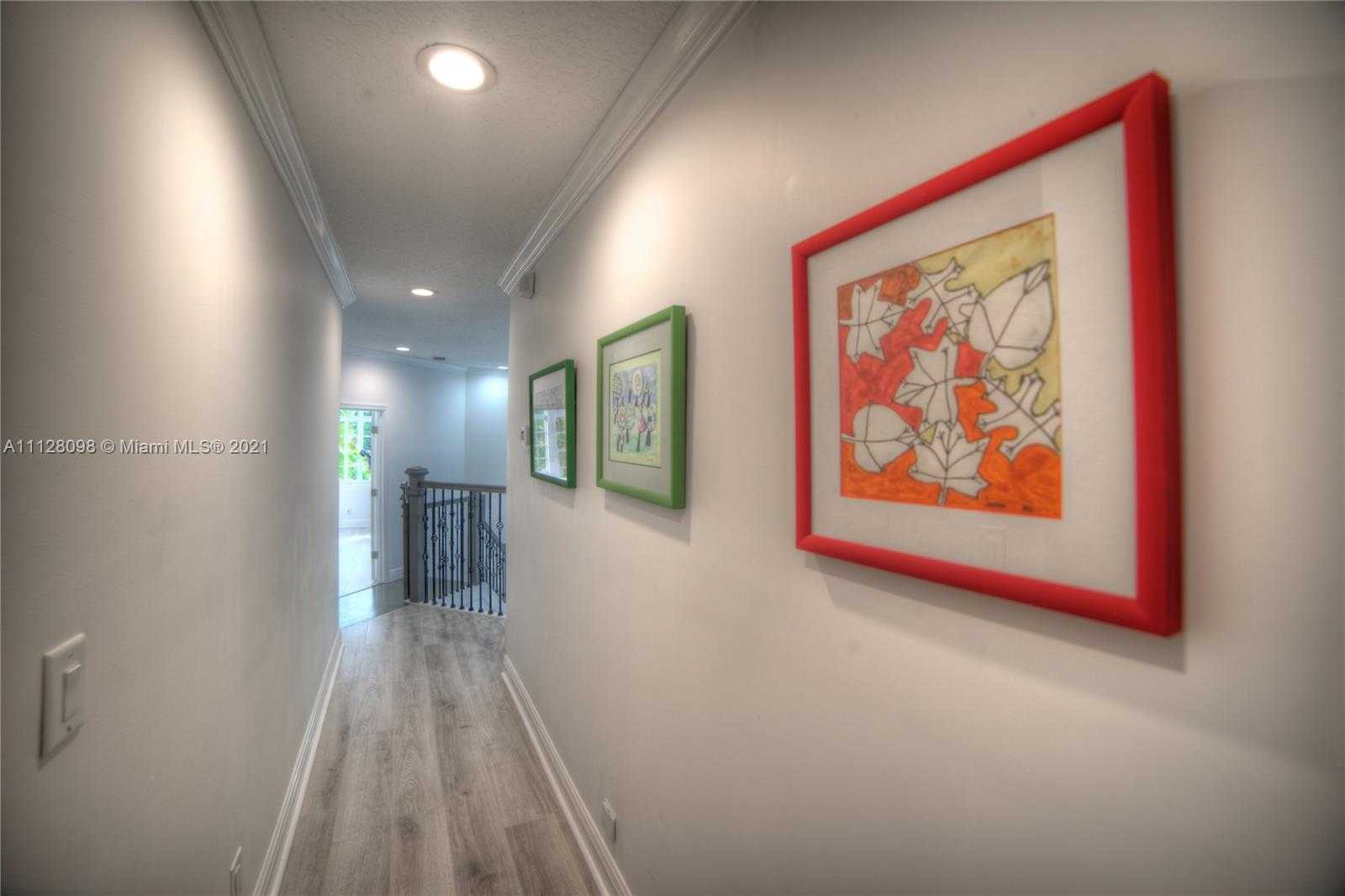 Small Image of 8 Grand Bay Cir, North Palm Beach, FL 33408, USA Number 17