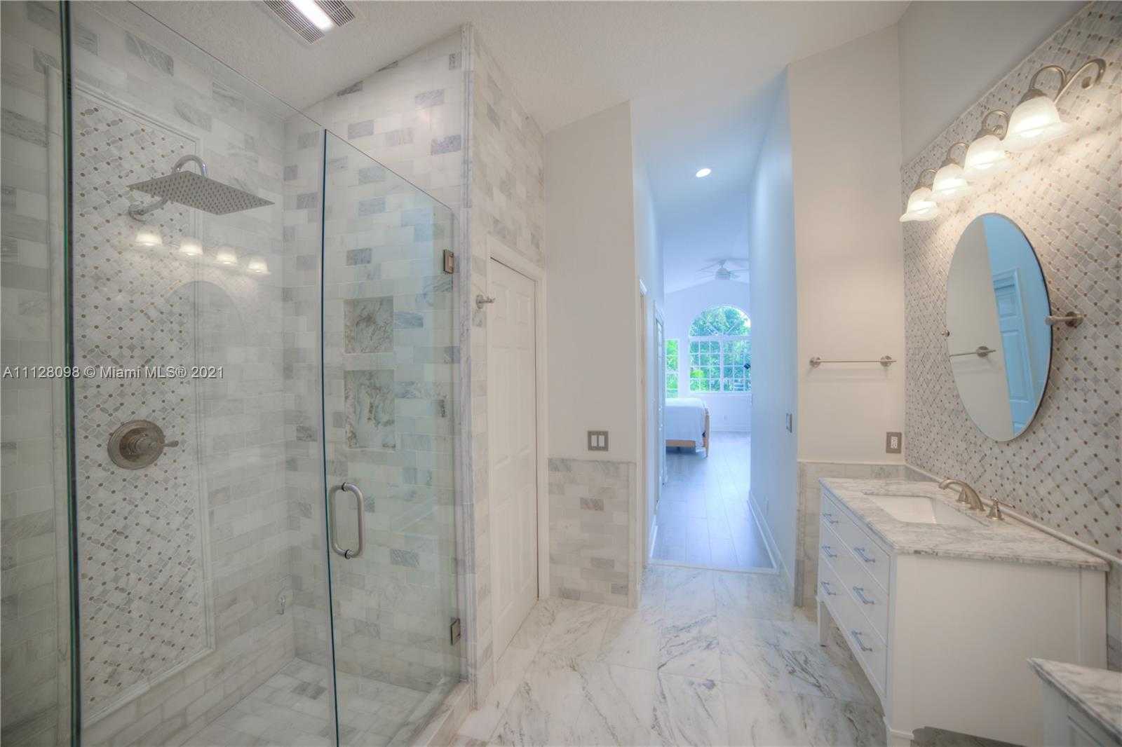 Small Image of 8 Grand Bay Cir, North Palm Beach, FL 33408, USA Number 19