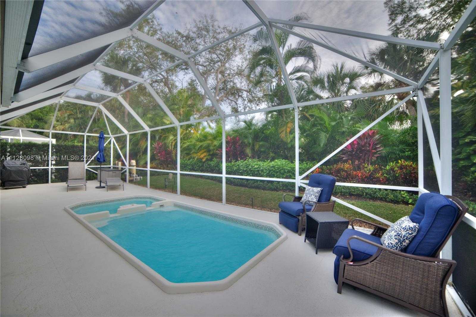 Small Image of 8 Grand Bay Cir, North Palm Beach, FL 33408, USA Number 2