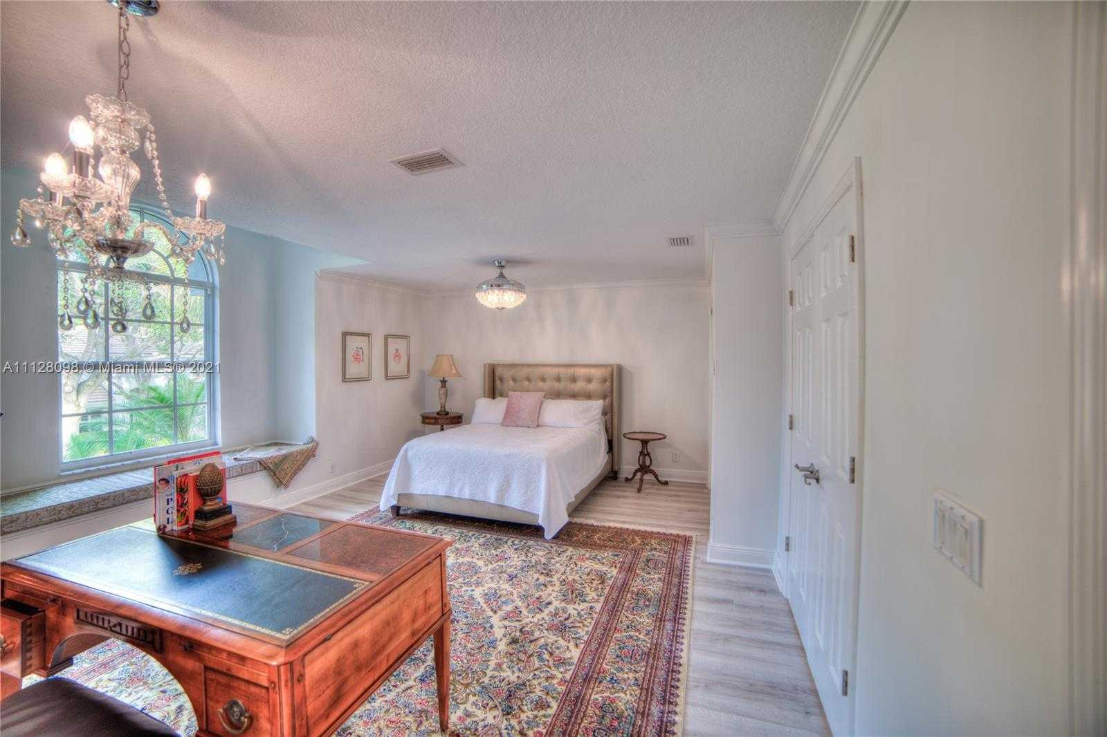 Small Image of 8 Grand Bay Cir, North Palm Beach, FL 33408, USA Number 23