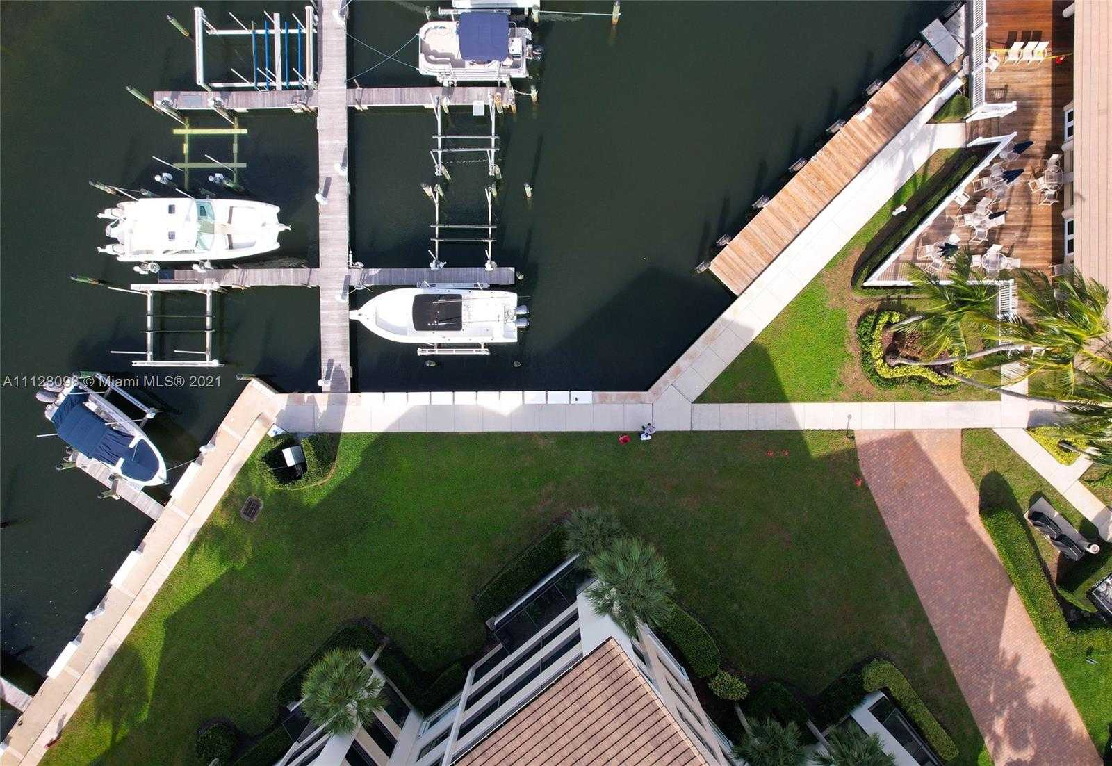 Small Image of 8 Grand Bay Cir, North Palm Beach, FL 33408, USA Number 29