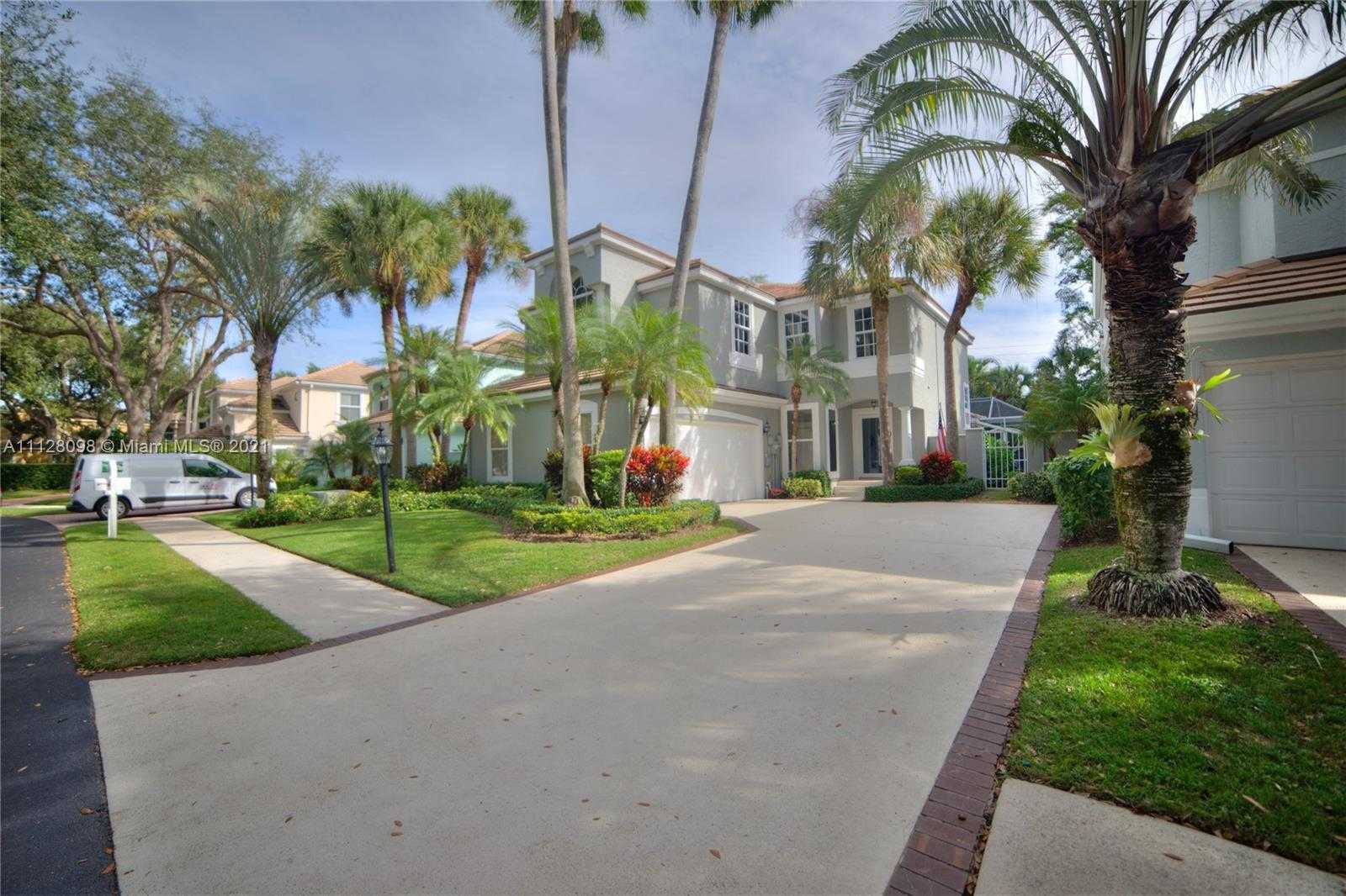 Small Image of 8 Grand Bay Cir, North Palm Beach, FL 33408, USA Number 3