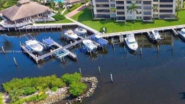 Small Image of 8 Grand Bay Cir, North Palm Beach, FL 33408, USA Number 30