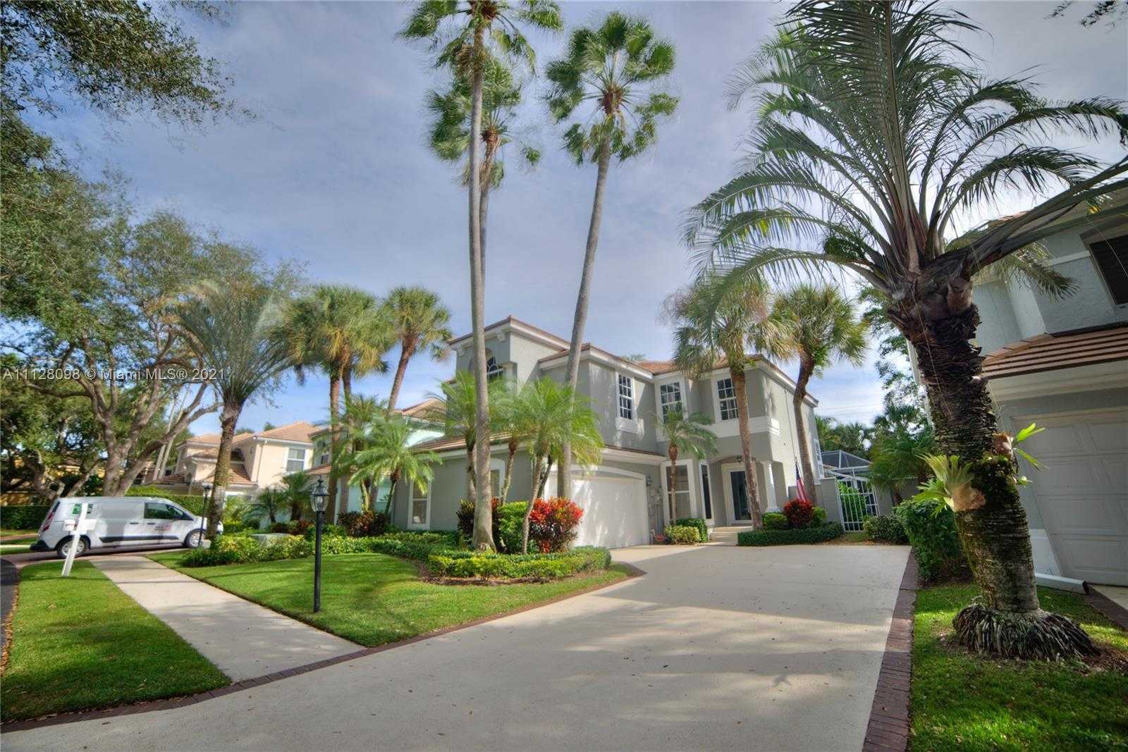 Small Image of 8 Grand Bay Cir, North Palm Beach, FL 33408, USA Number 4