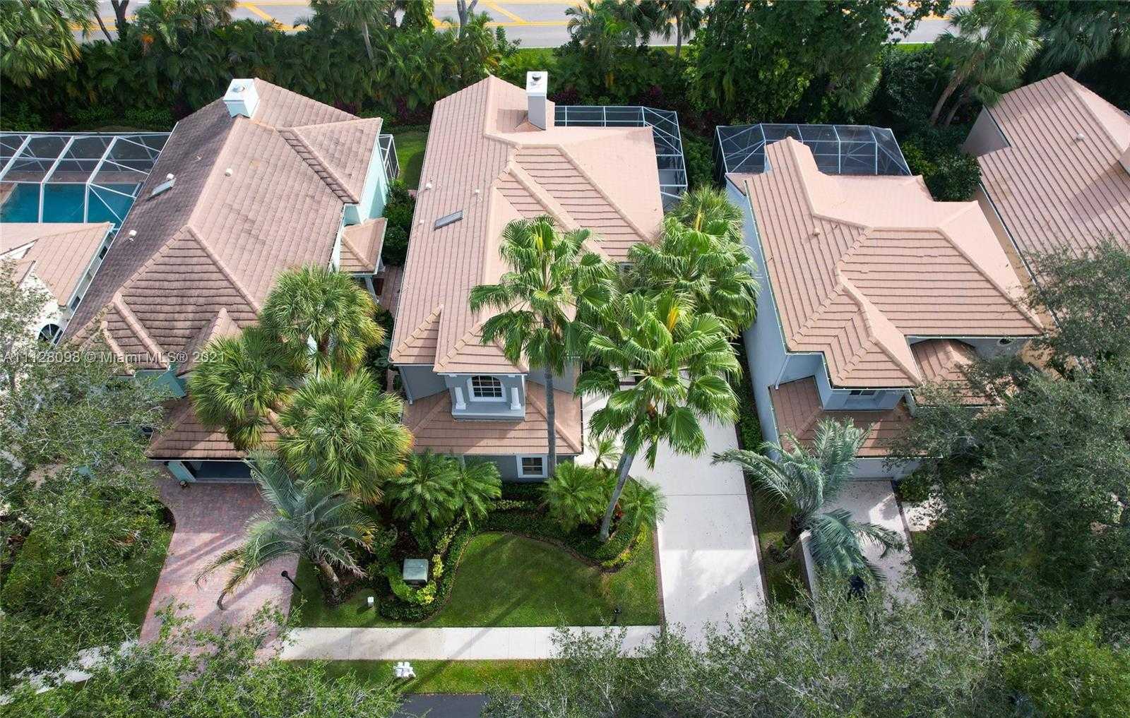 Small Image of 8 Grand Bay Cir, North Palm Beach, FL 33408, USA Number 5