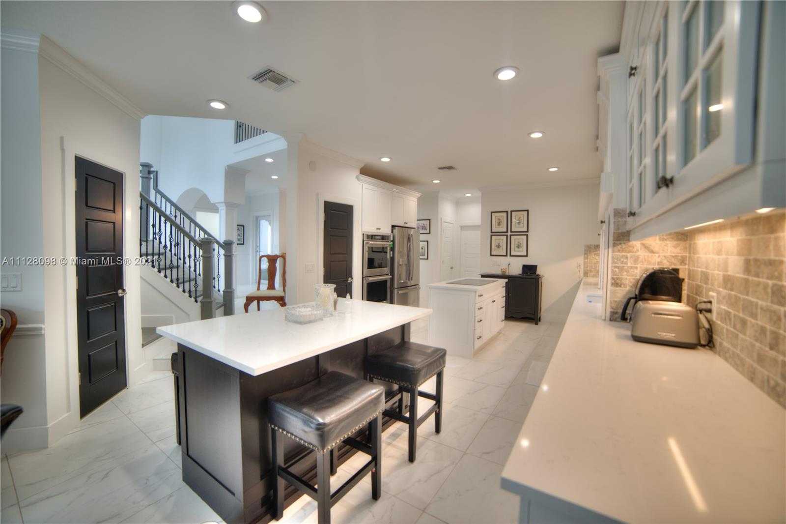 Small Image of 8 Grand Bay Cir, North Palm Beach, FL 33408, USA Number 8