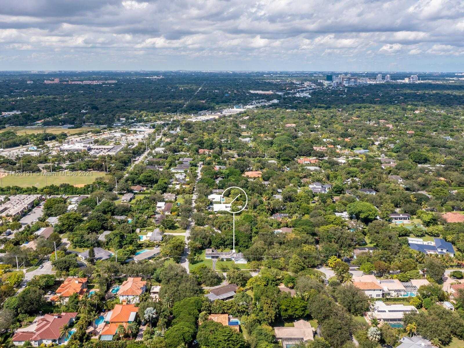 Small Image of 8045 SW 128th St, Miami, FL 33156, USA Number 22