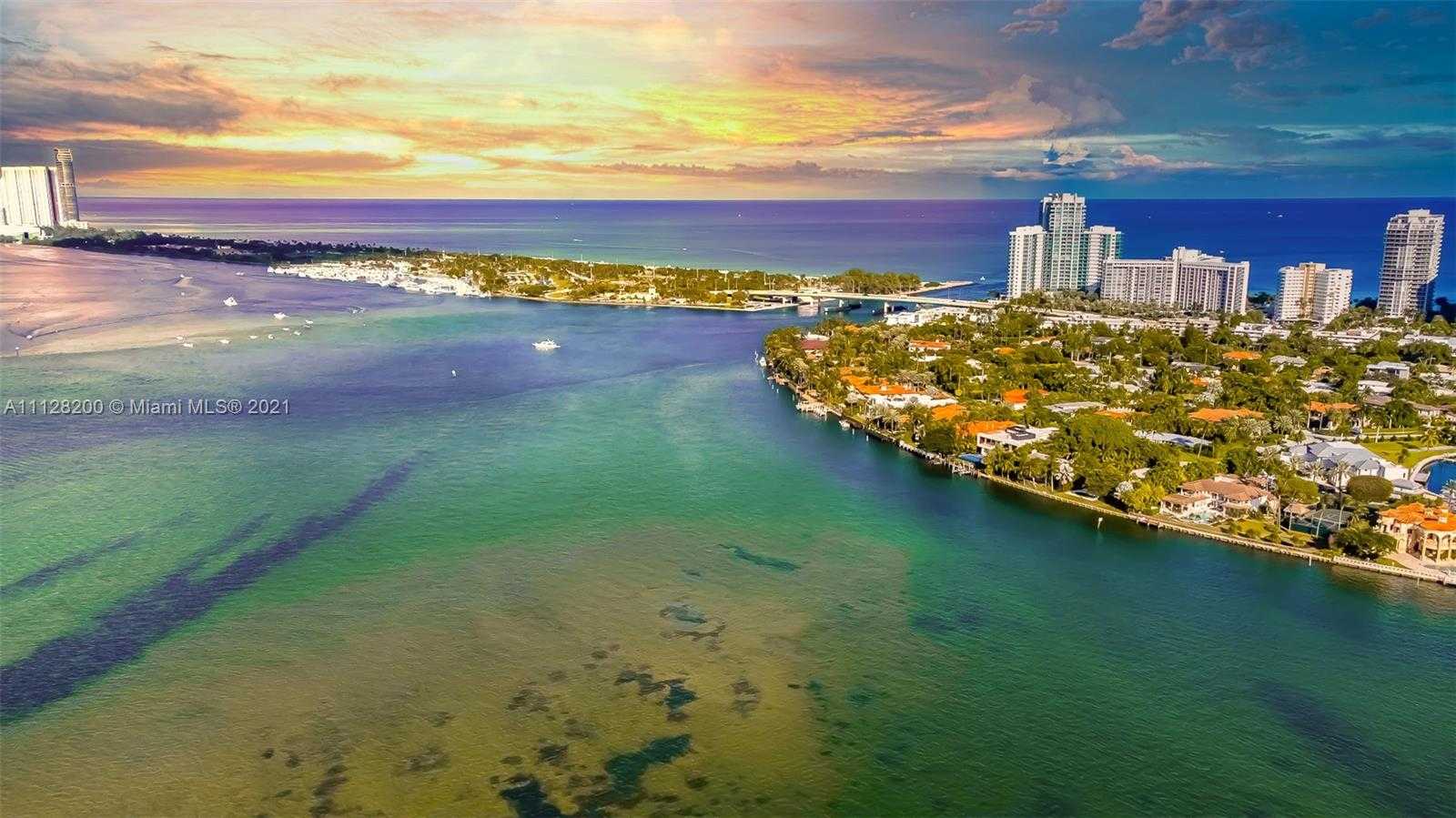 Small Image of 10321 E Broadview Dr, Bay Harbor Islands, FL 33154, USA Number 9