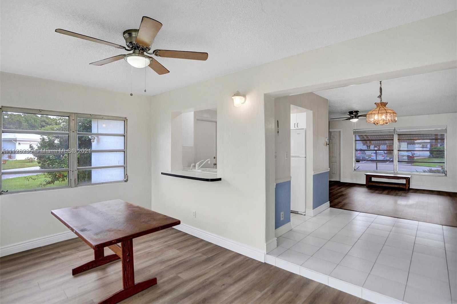 Small Image of 2641 W Golf Blvd, Pompano Beach, FL 33064, USA Number 16