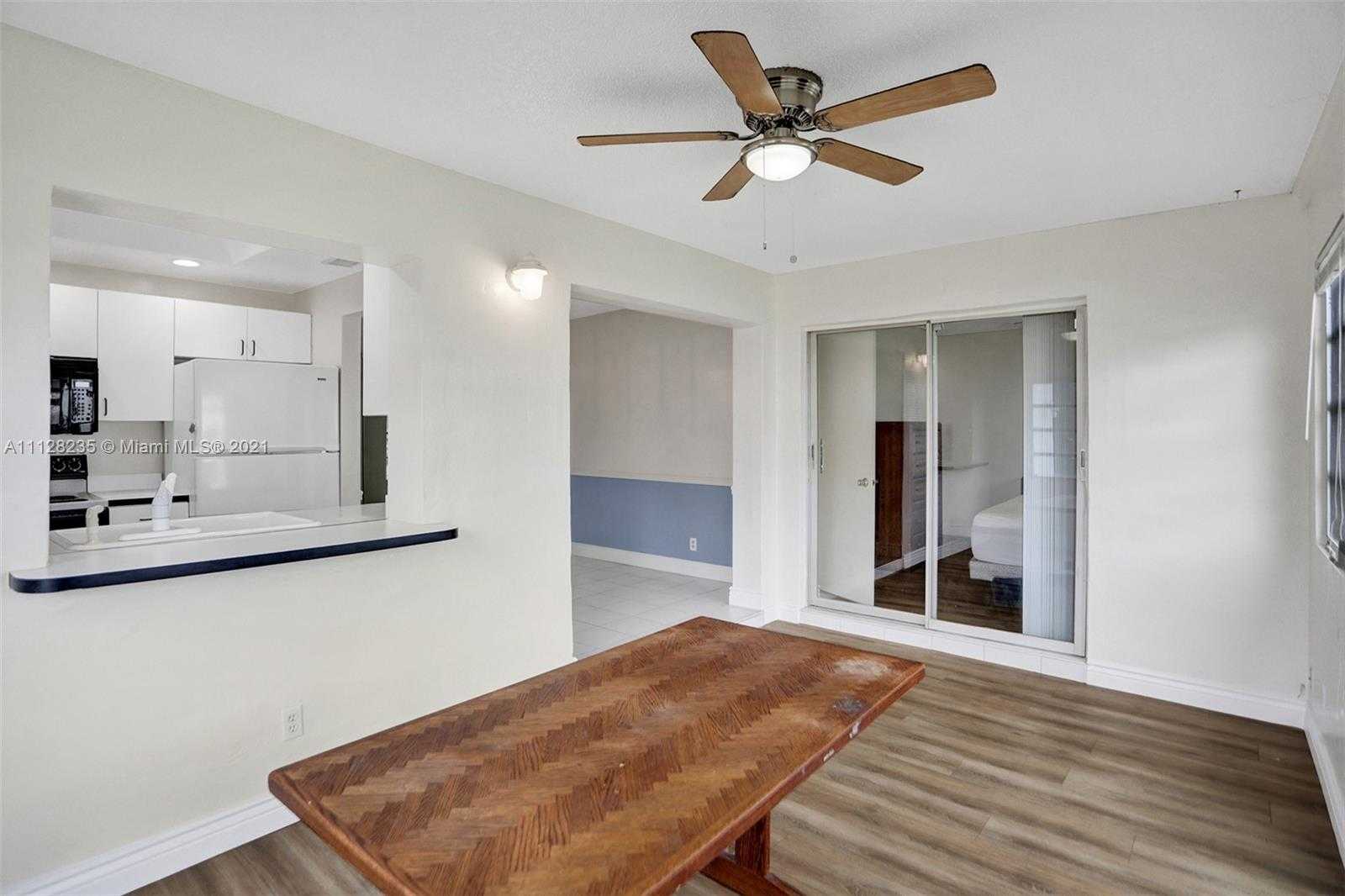 Small Image of 2641 W Golf Blvd, Pompano Beach, FL 33064, USA Number 17