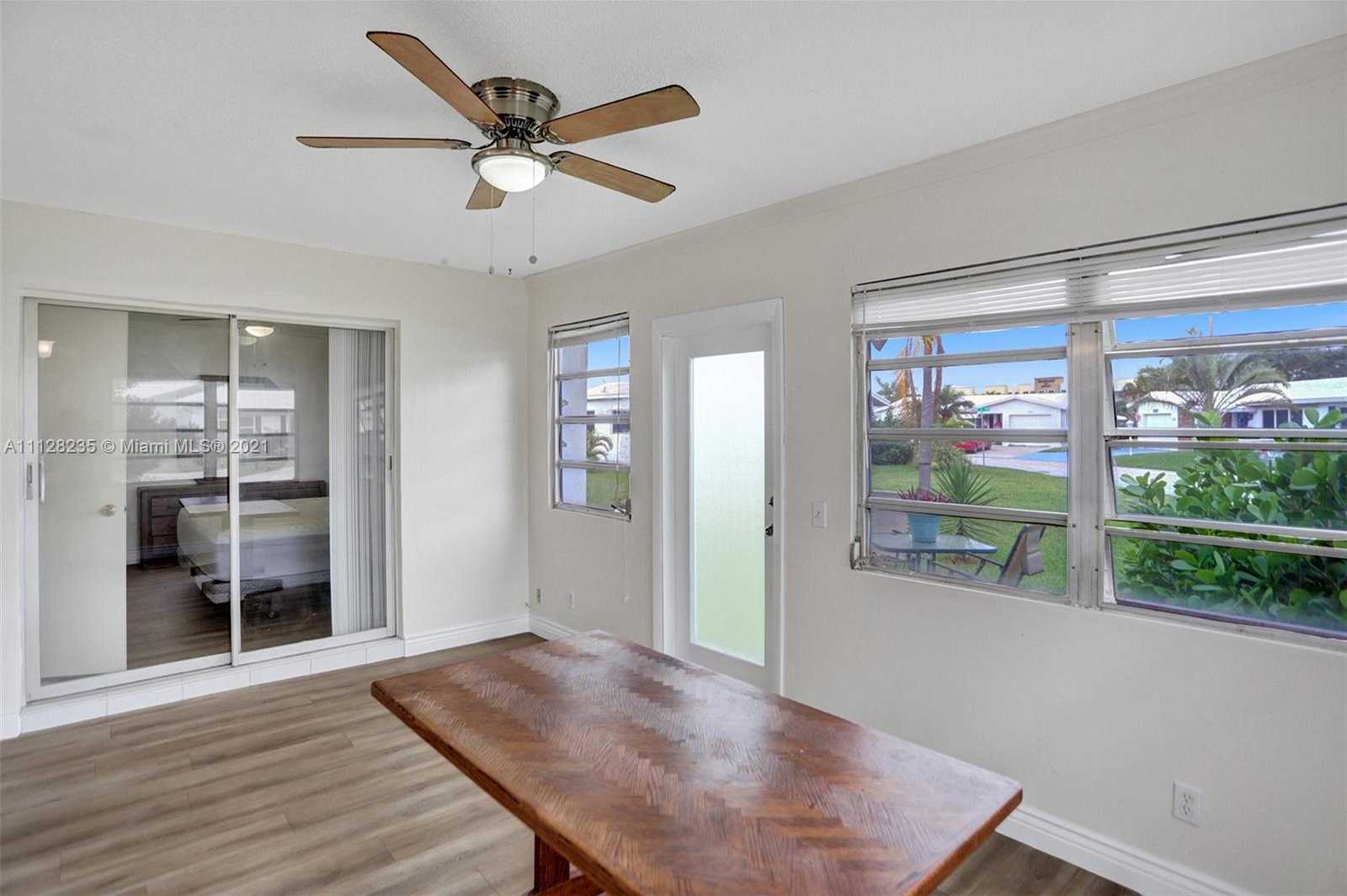 Small Image of 2641 W Golf Blvd, Pompano Beach, FL 33064, USA Number 18