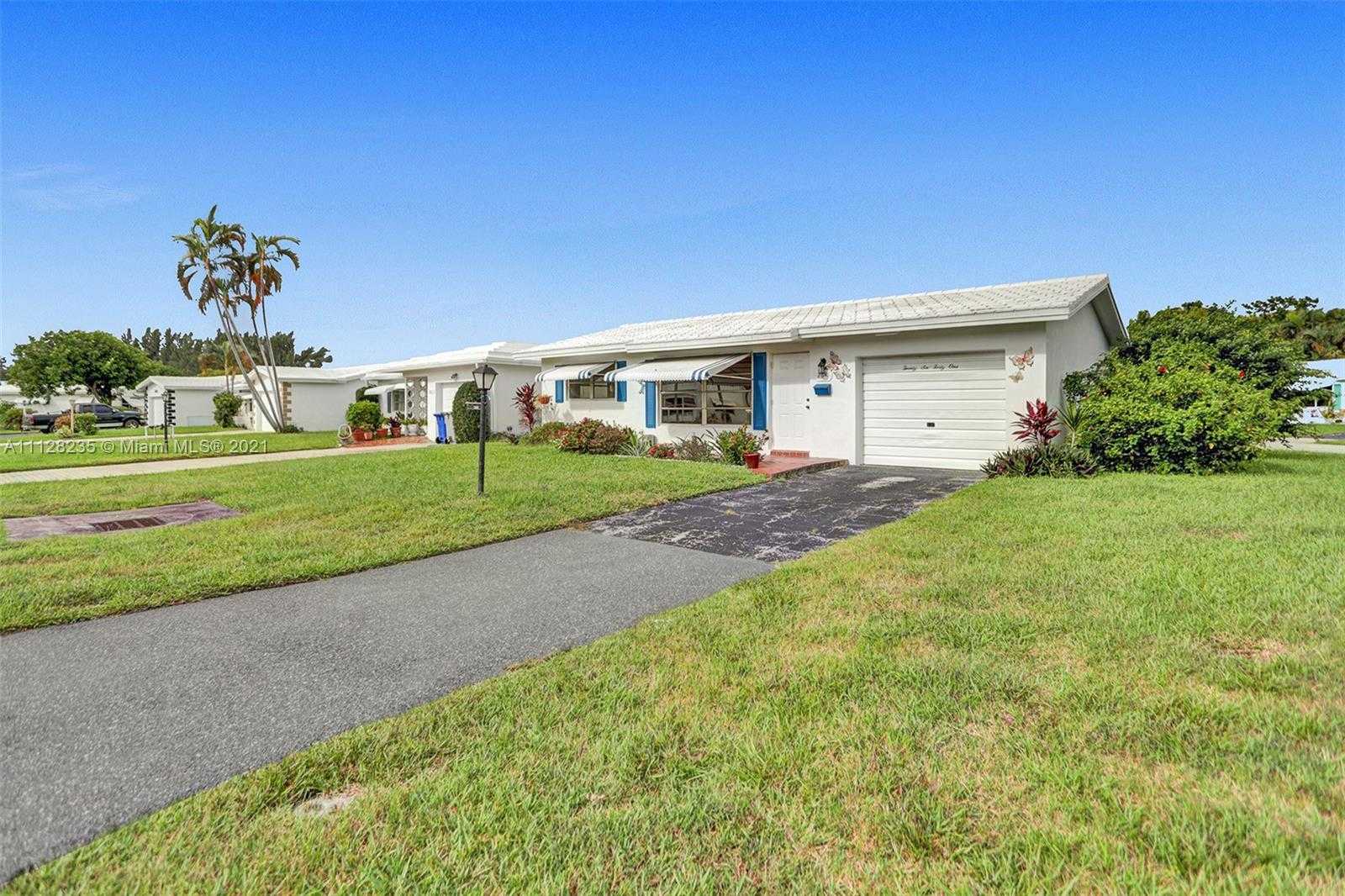 Small Image of 2641 W Golf Blvd, Pompano Beach, FL 33064, USA Number 3