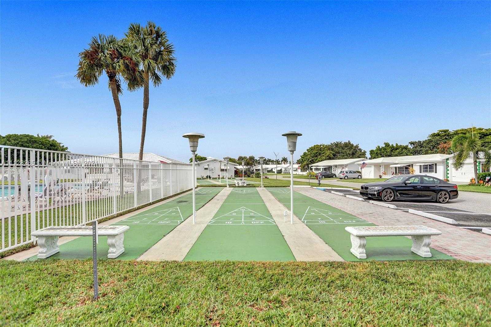 Small Image of 2641 W Golf Blvd, Pompano Beach, FL 33064, USA Number 30