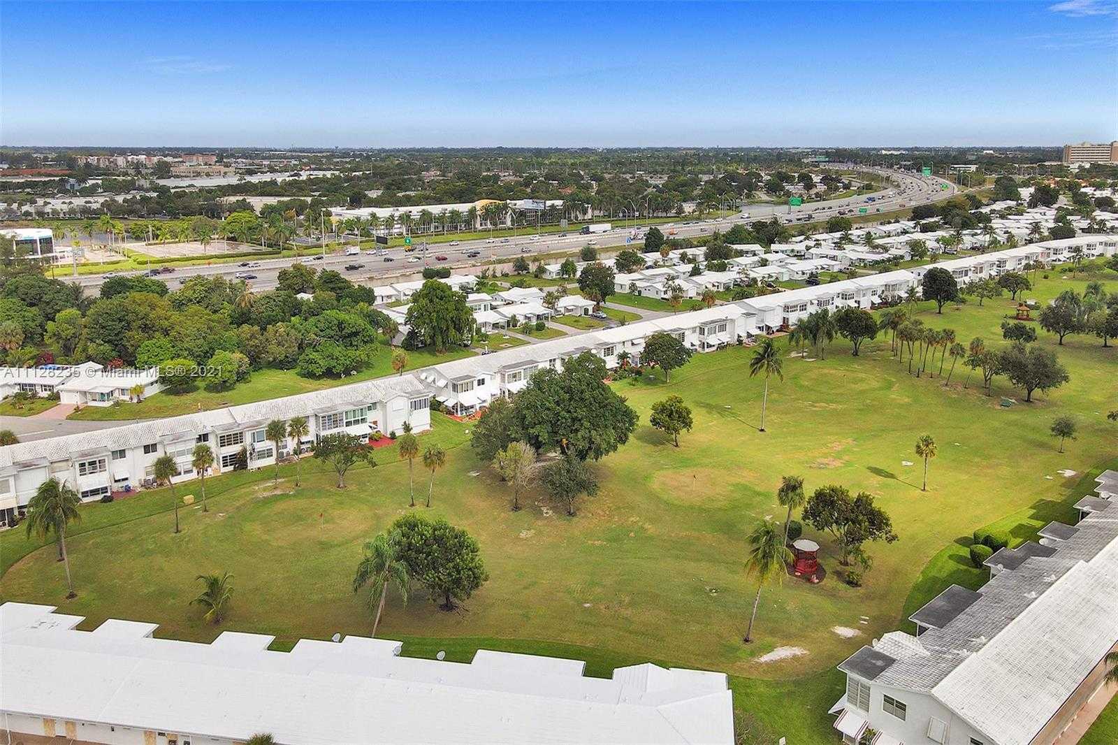 Small Image of 2641 W Golf Blvd, Pompano Beach, FL 33064, USA Number 33