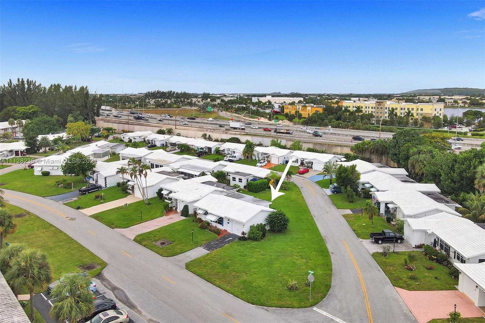 Small Image of 2641 W Golf Blvd, Pompano Beach, FL 33064, USA Number 36