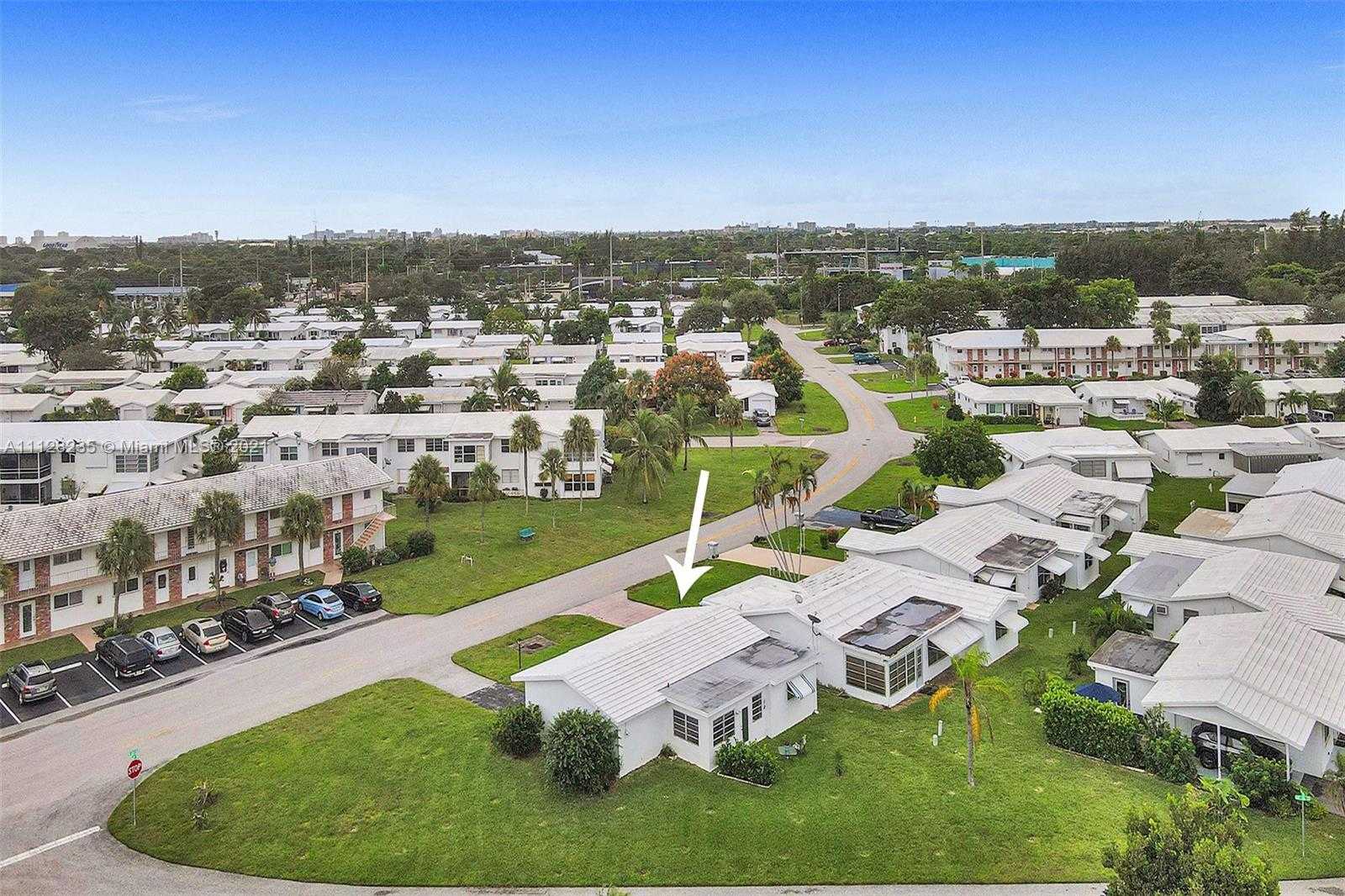 Small Image of 2641 W Golf Blvd, Pompano Beach, FL 33064, USA Number 38