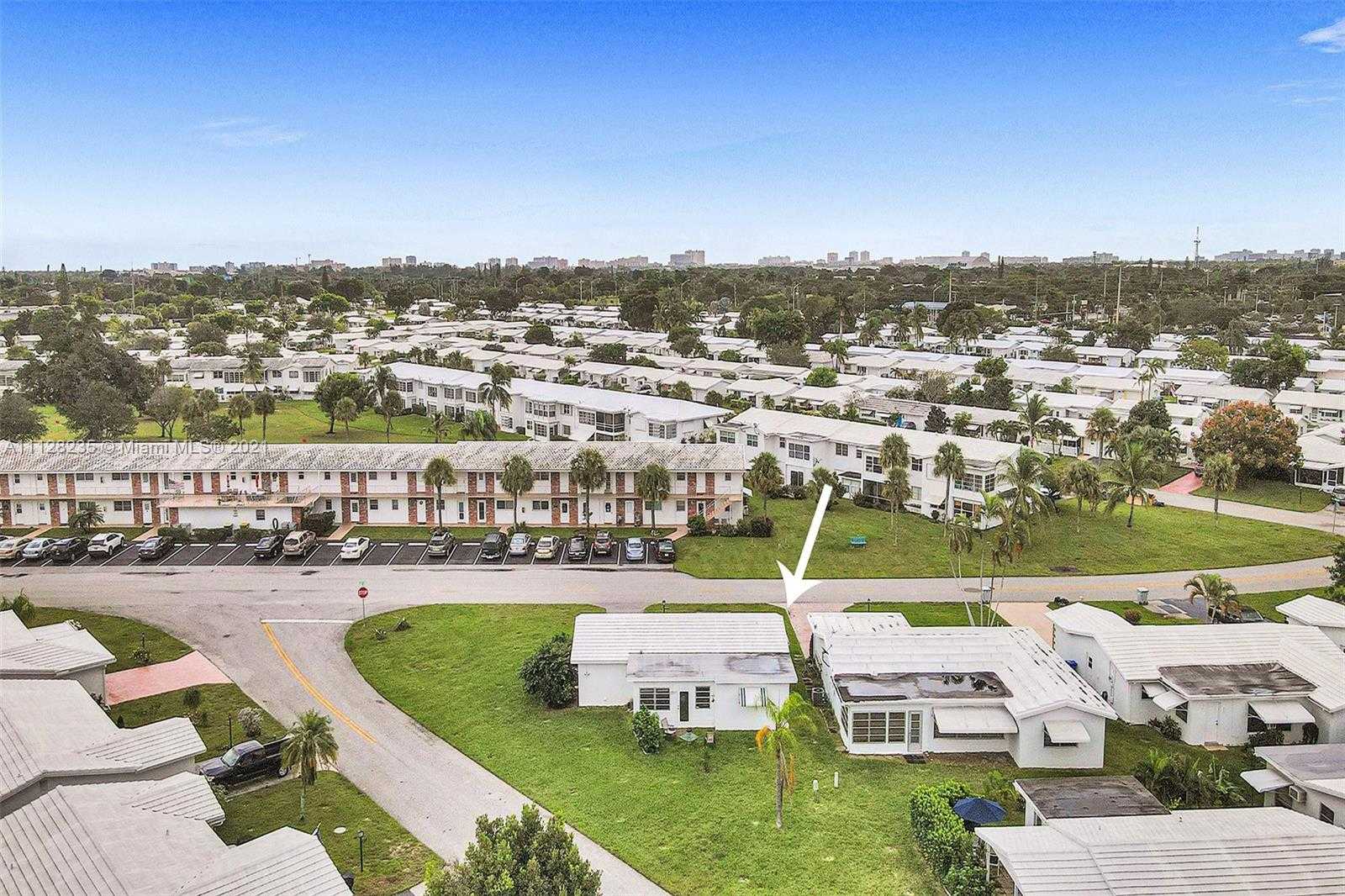 Small Image of 2641 W Golf Blvd, Pompano Beach, FL 33064, USA Number 39
