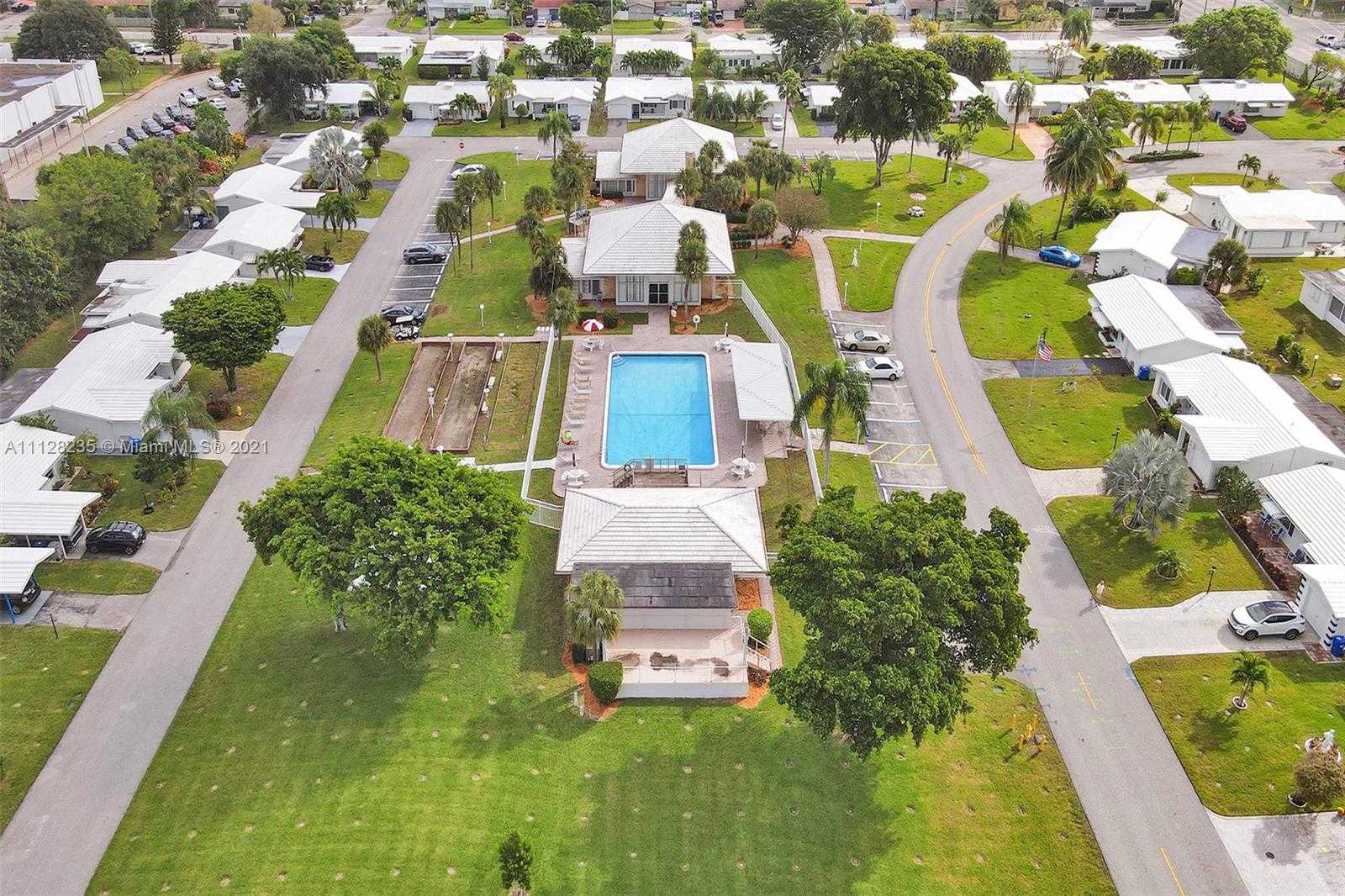 Small Image of 2641 W Golf Blvd, Pompano Beach, FL 33064, USA Number 46