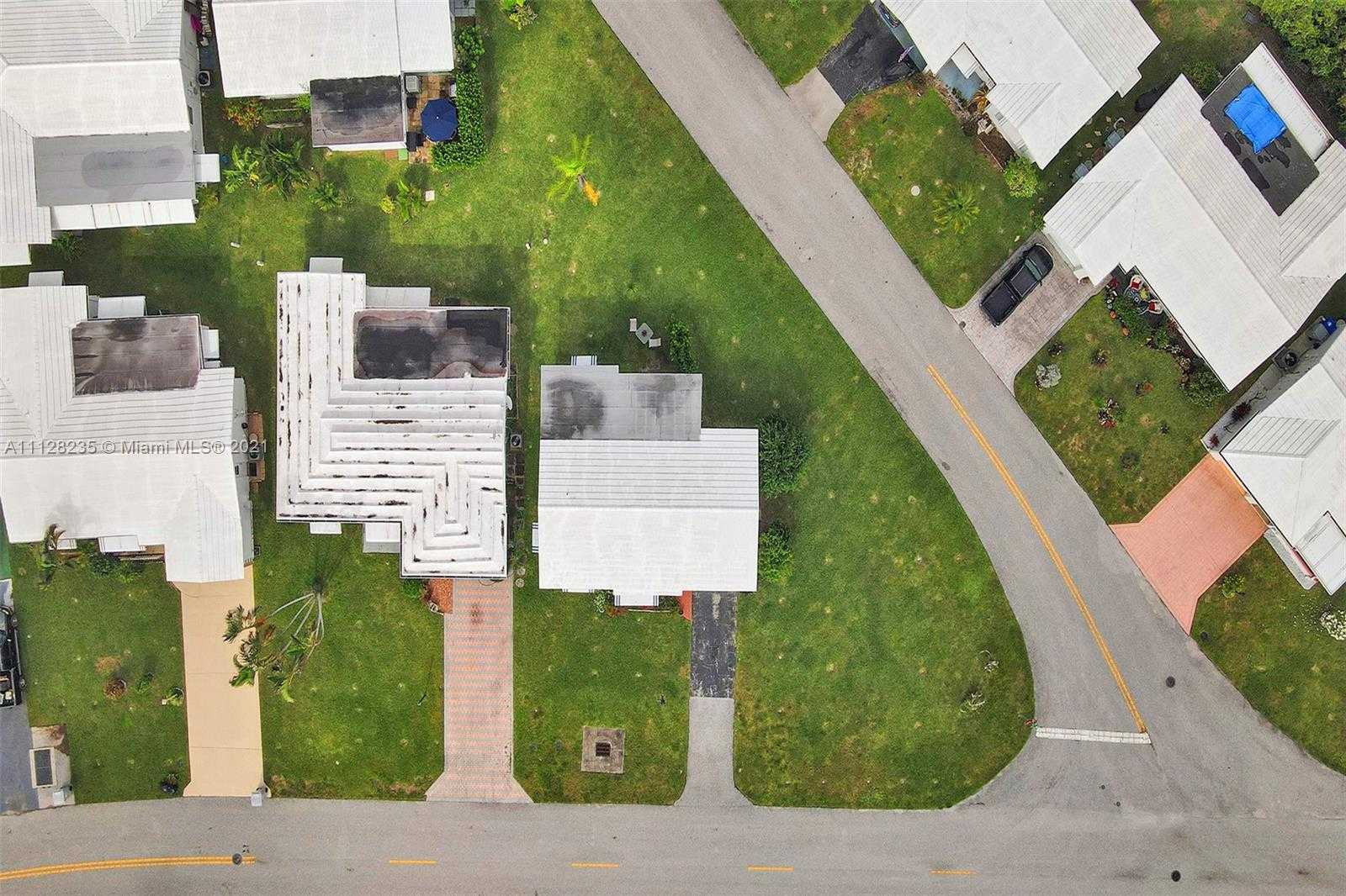 Small Image of 2641 W Golf Blvd, Pompano Beach, FL 33064, USA Number 49