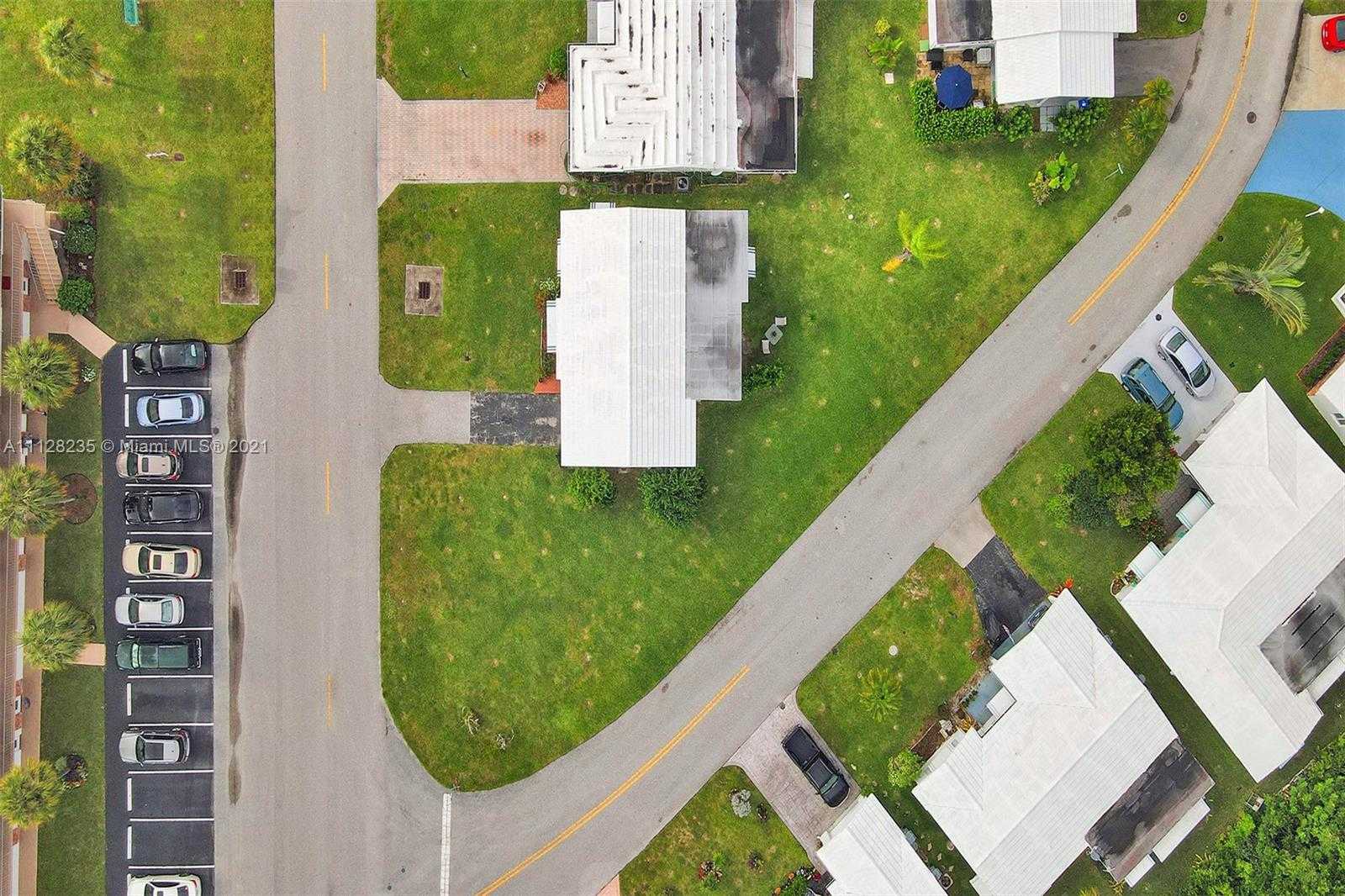Small Image of 2641 W Golf Blvd, Pompano Beach, FL 33064, USA Number 50