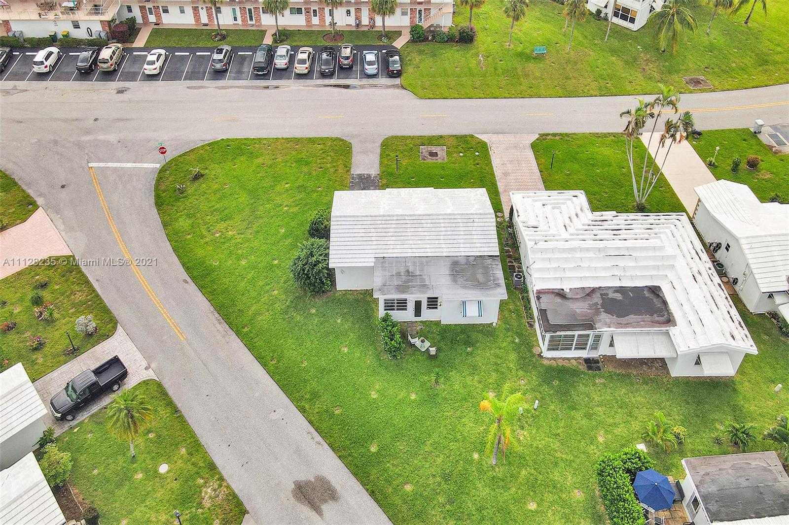 Small Image of 2641 W Golf Blvd, Pompano Beach, FL 33064, USA Number 53
