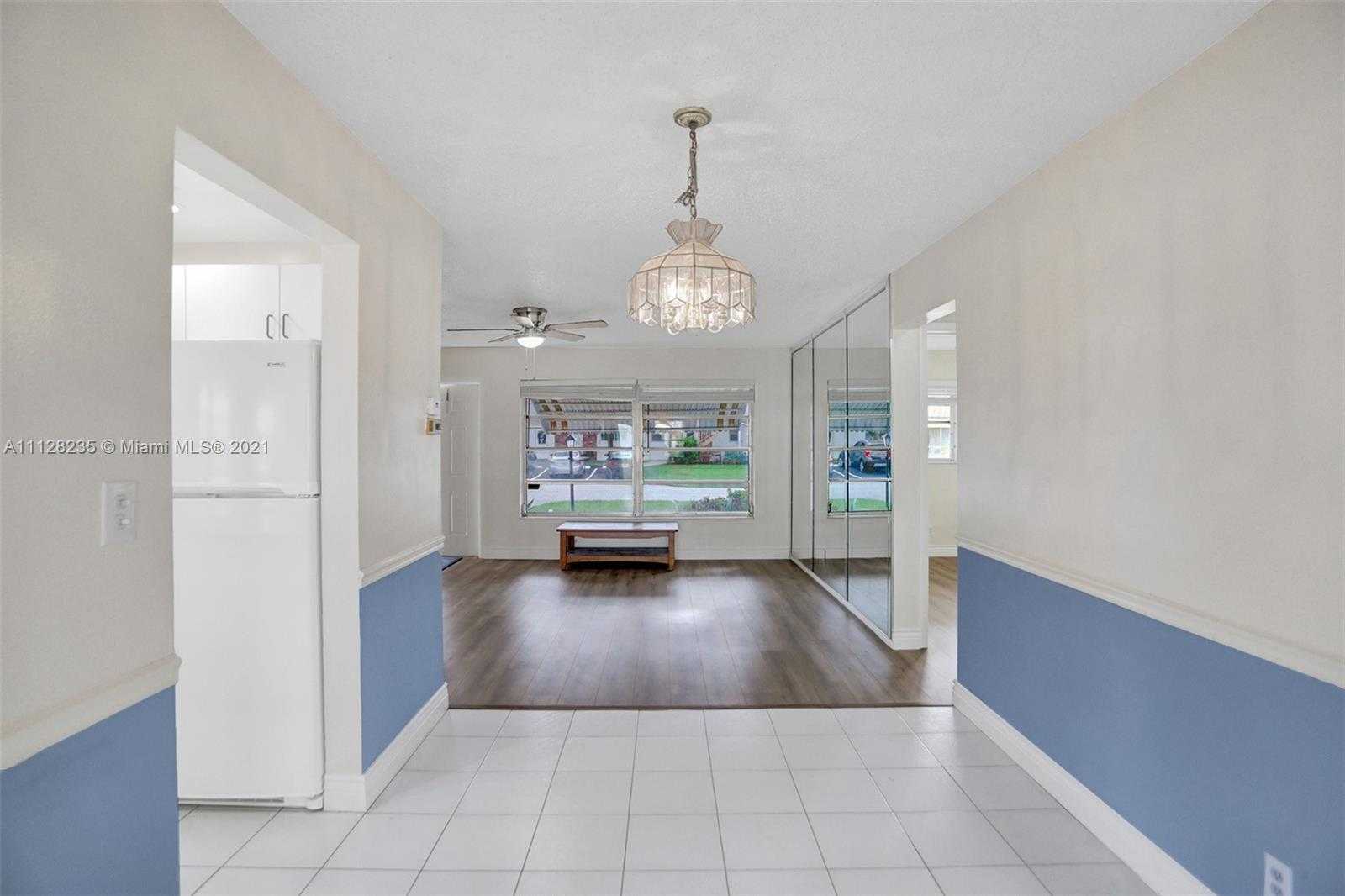 Small Image of 2641 W Golf Blvd, Pompano Beach, FL 33064, USA Number 9