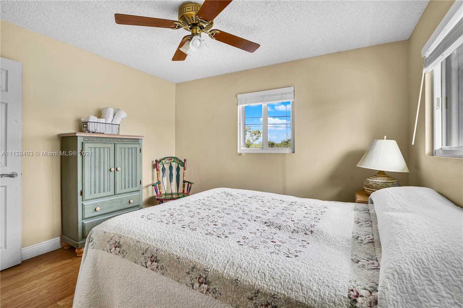 Small Image of 14 Mangrove Ln, Key Largo, FL 33037, USA Number 10