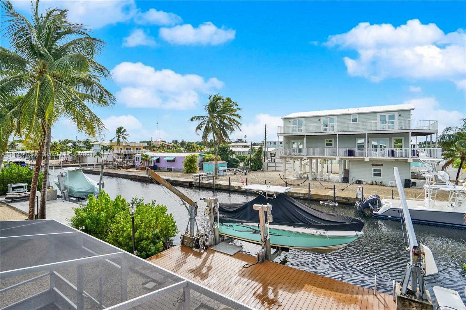 Small Image of 14 Mangrove Ln, Key Largo, FL 33037, USA Number 18