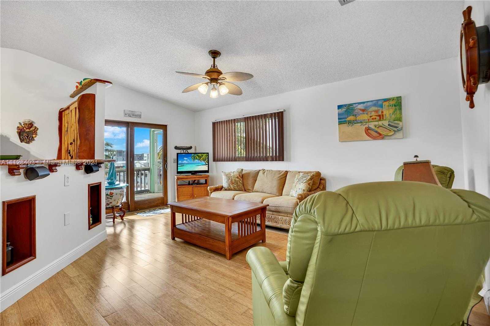 Small Image of 14 Mangrove Ln, Key Largo, FL 33037, USA Number 2