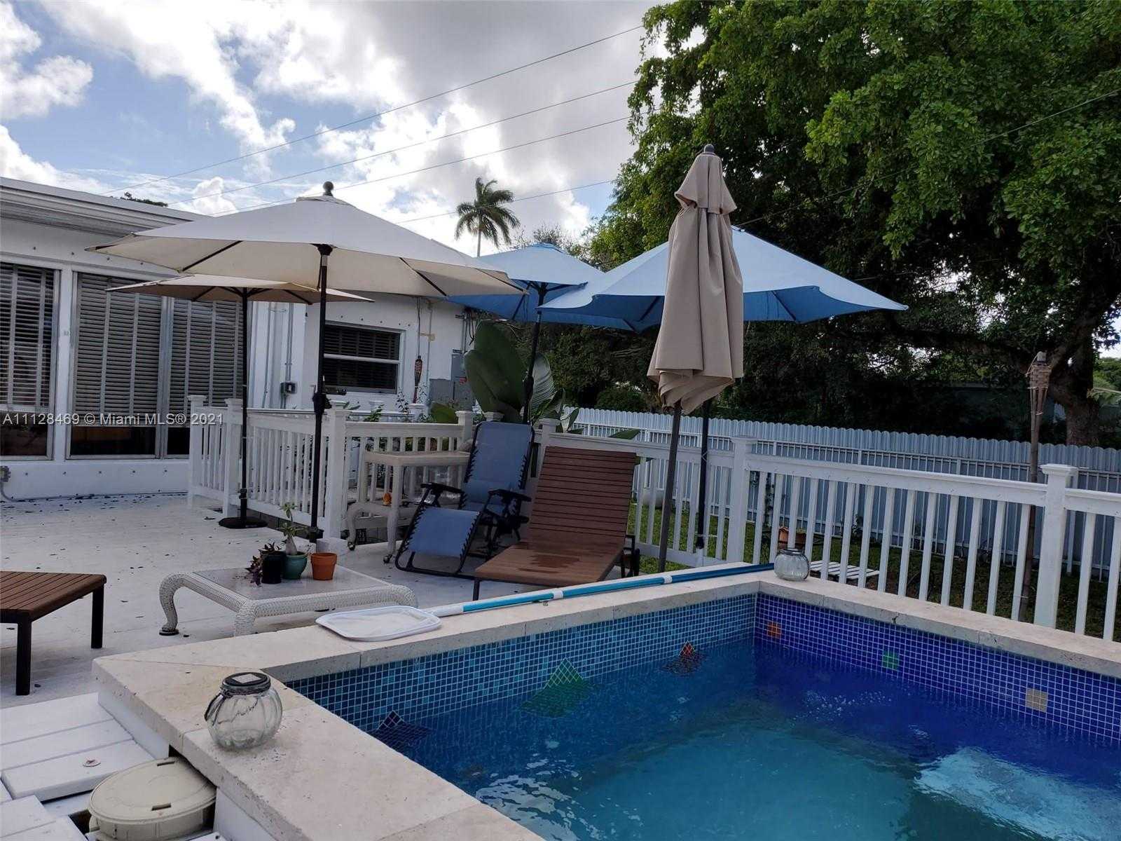Small Image of 905 NE 138th St, North Miami, FL 33161, USA Number 11