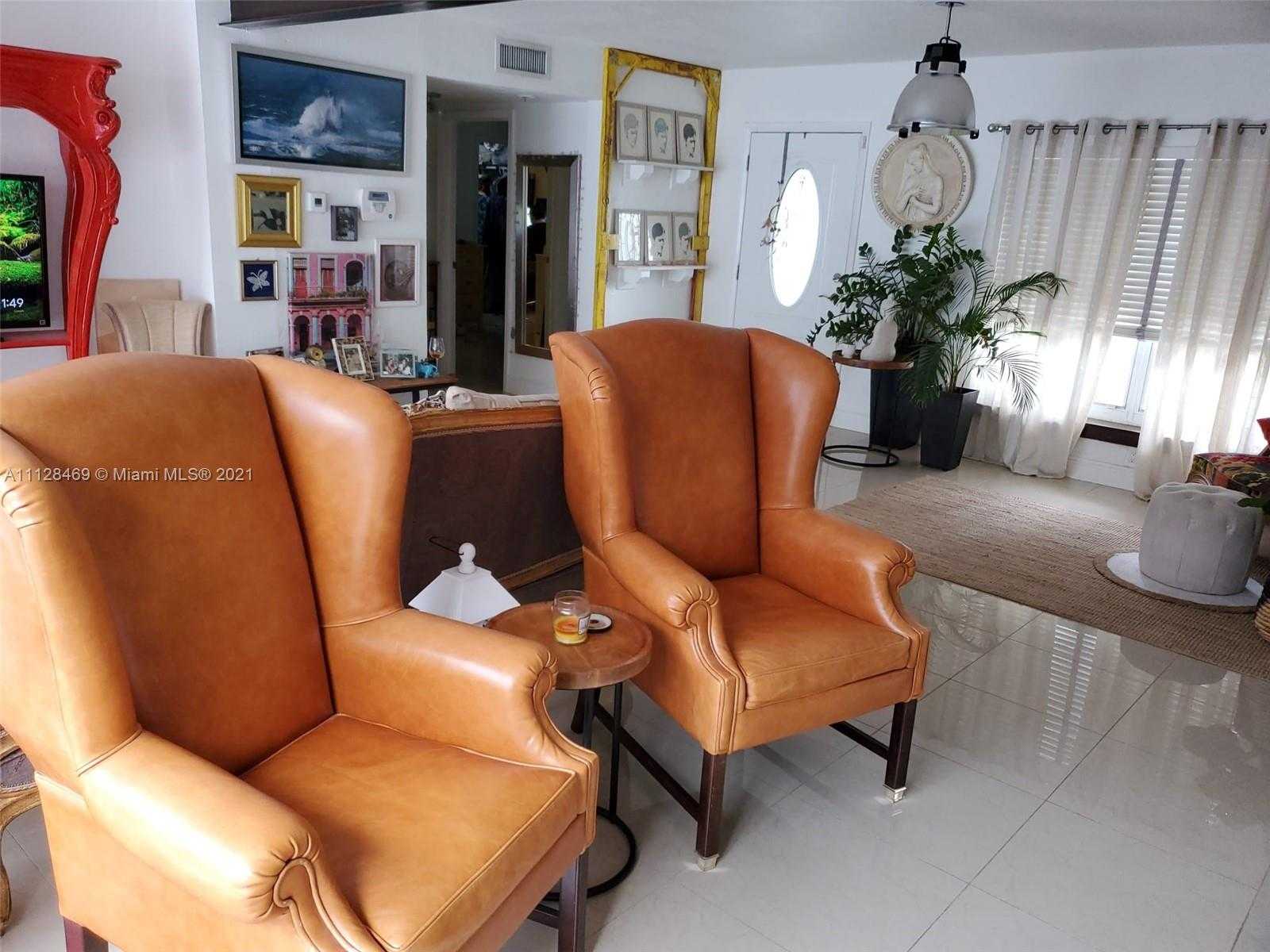 Small Image of 905 NE 138th St, North Miami, FL 33161, USA Number 14