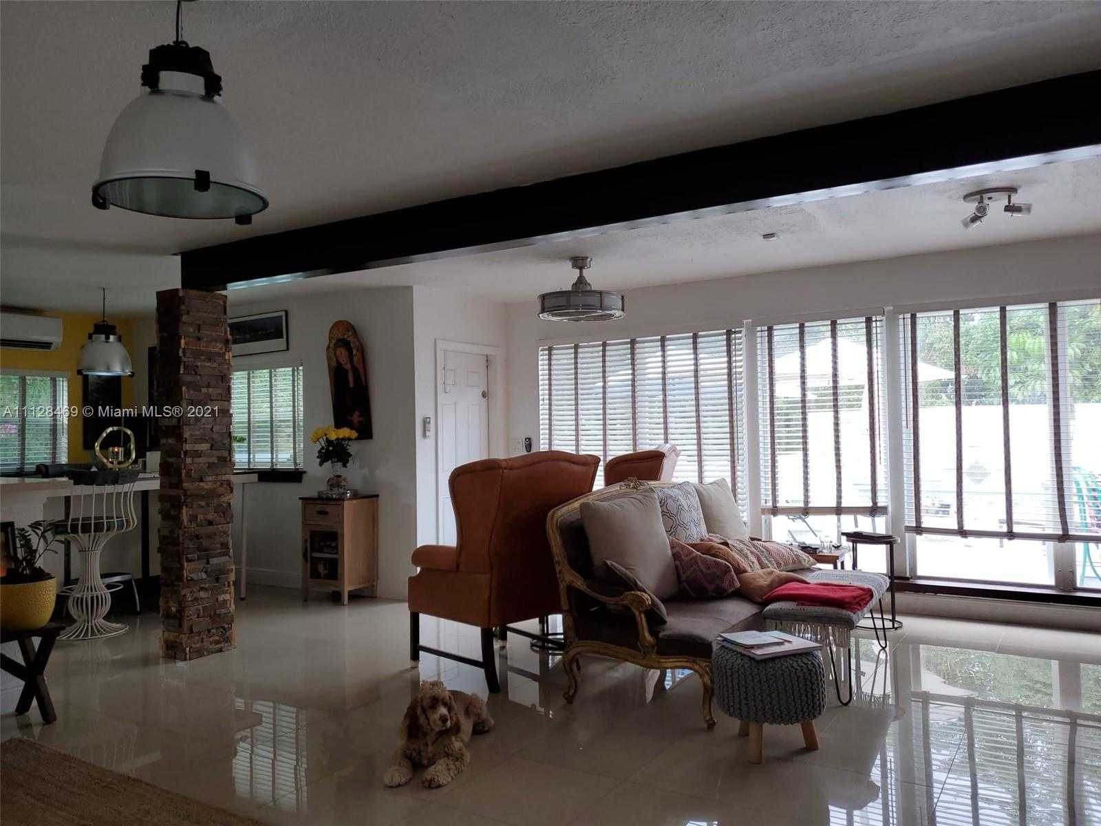 Small Image of 905 NE 138th St, North Miami, FL 33161, USA Number 16