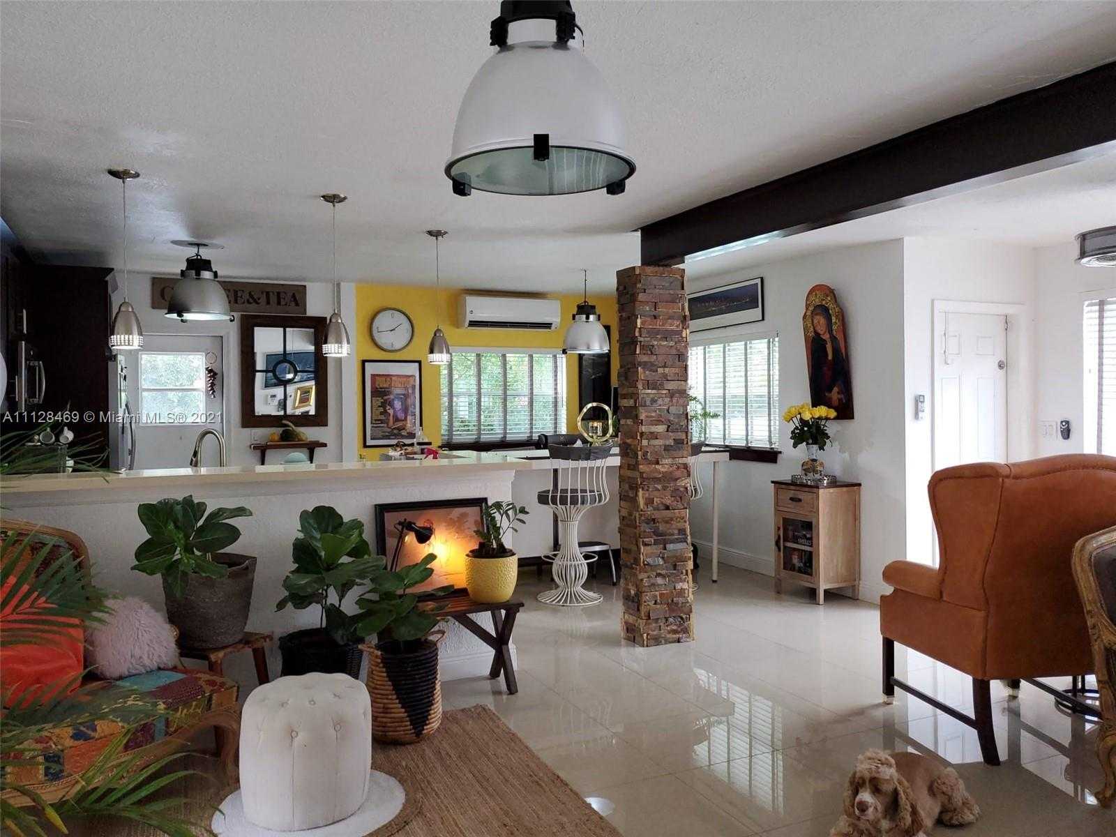 Small Image of 905 NE 138th St, North Miami, FL 33161, USA Number 17