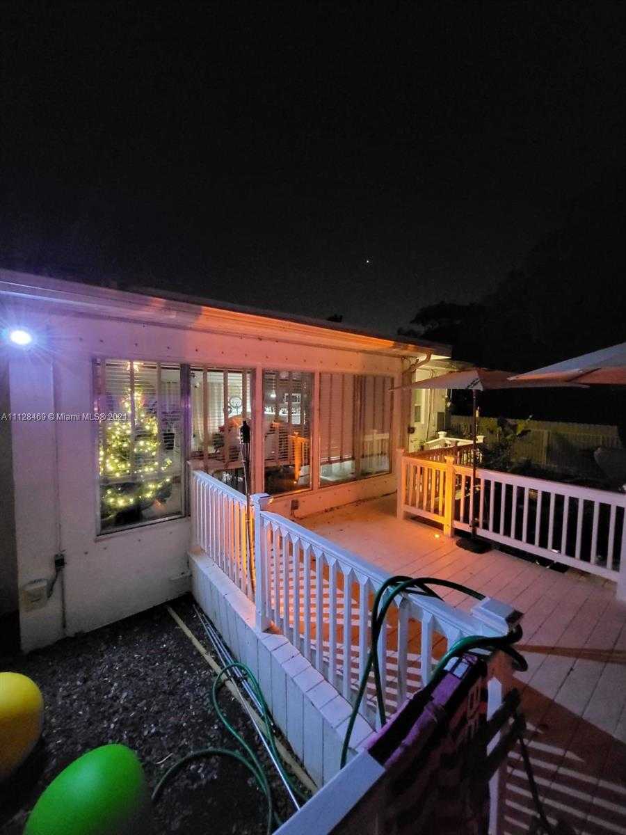 Small Image of 905 NE 138th St, North Miami, FL 33161, USA Number 20