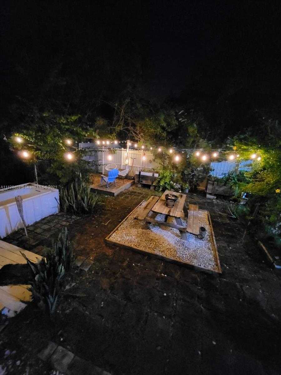 Small Image of 905 NE 138th St, North Miami, FL 33161, USA Number 21