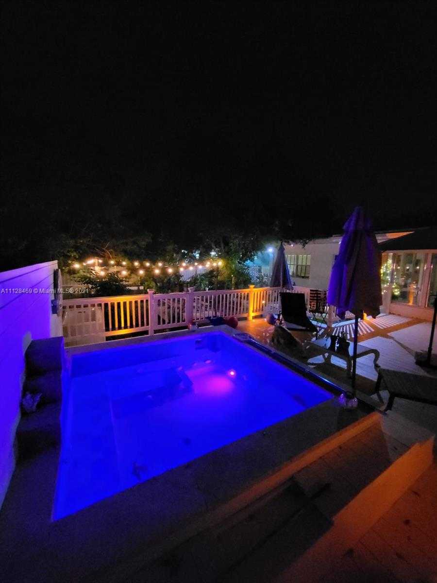 Small Image of 905 NE 138th St, North Miami, FL 33161, USA Number 24