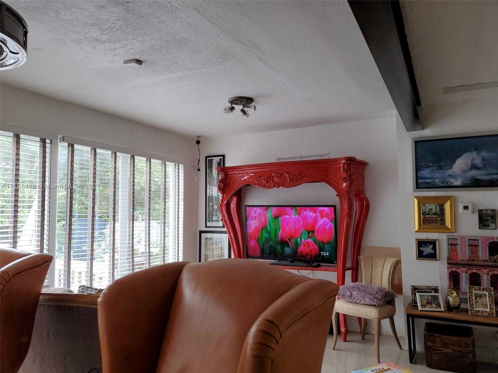 Small Image of 905 NE 138th St, North Miami, FL 33161, USA Number 6