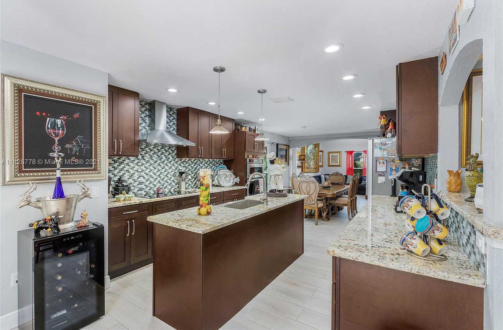 Small Image of 27109 Holly Ln, Bonita Springs, FL 34135, USA Number 11