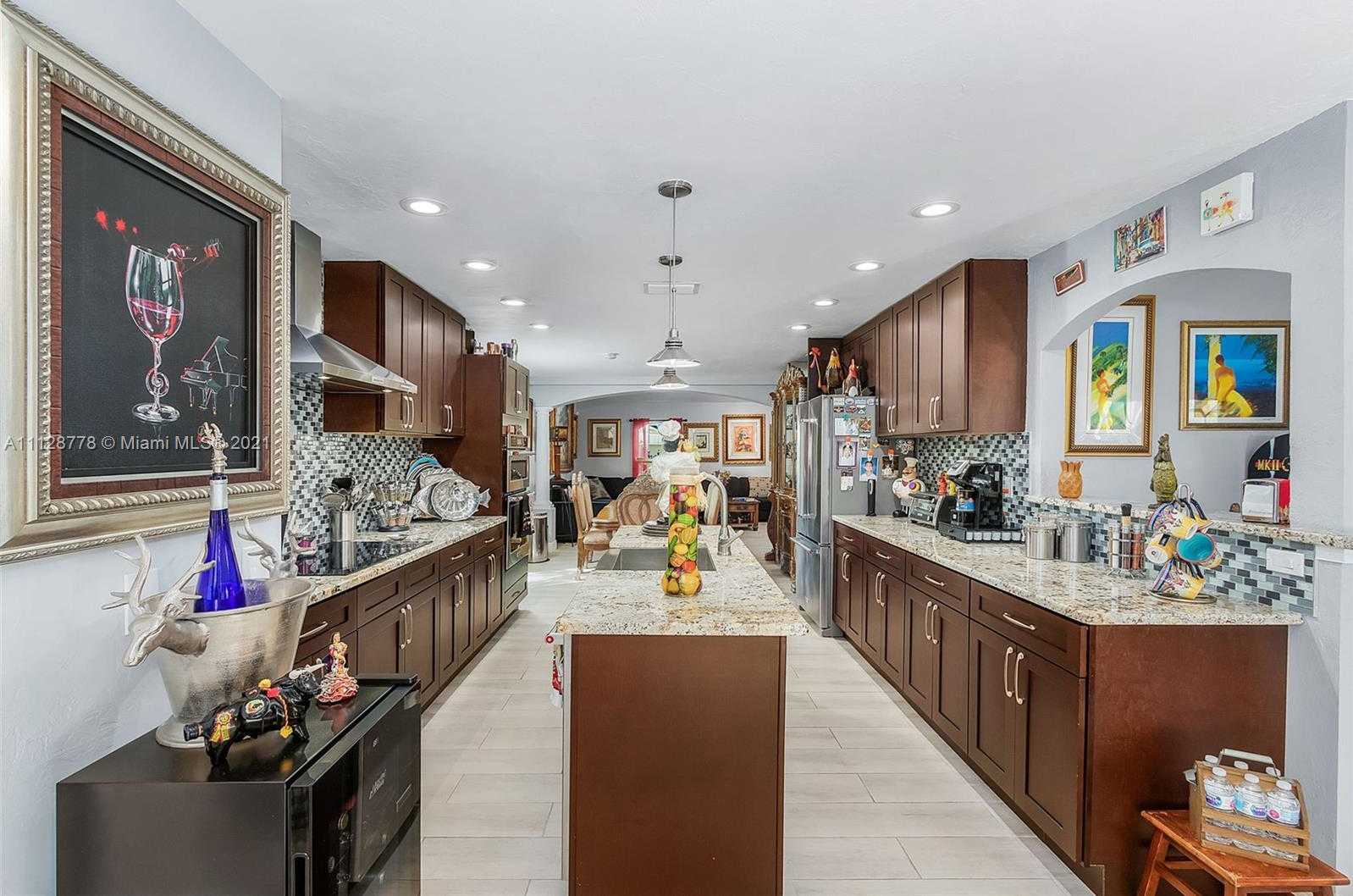 Small Image of 27109 Holly Ln, Bonita Springs, FL 34135, USA Number 12